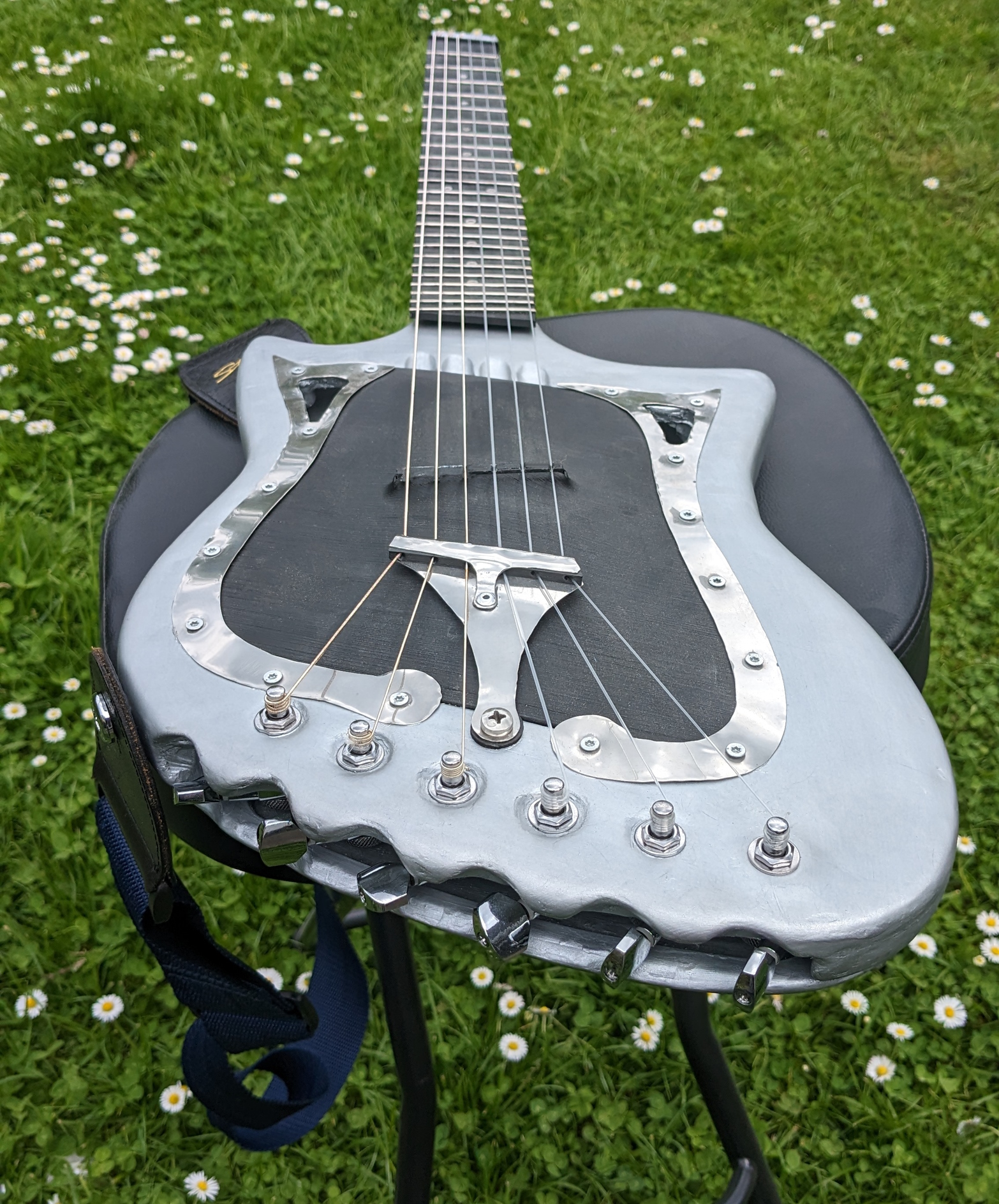 accoustic headless guitar