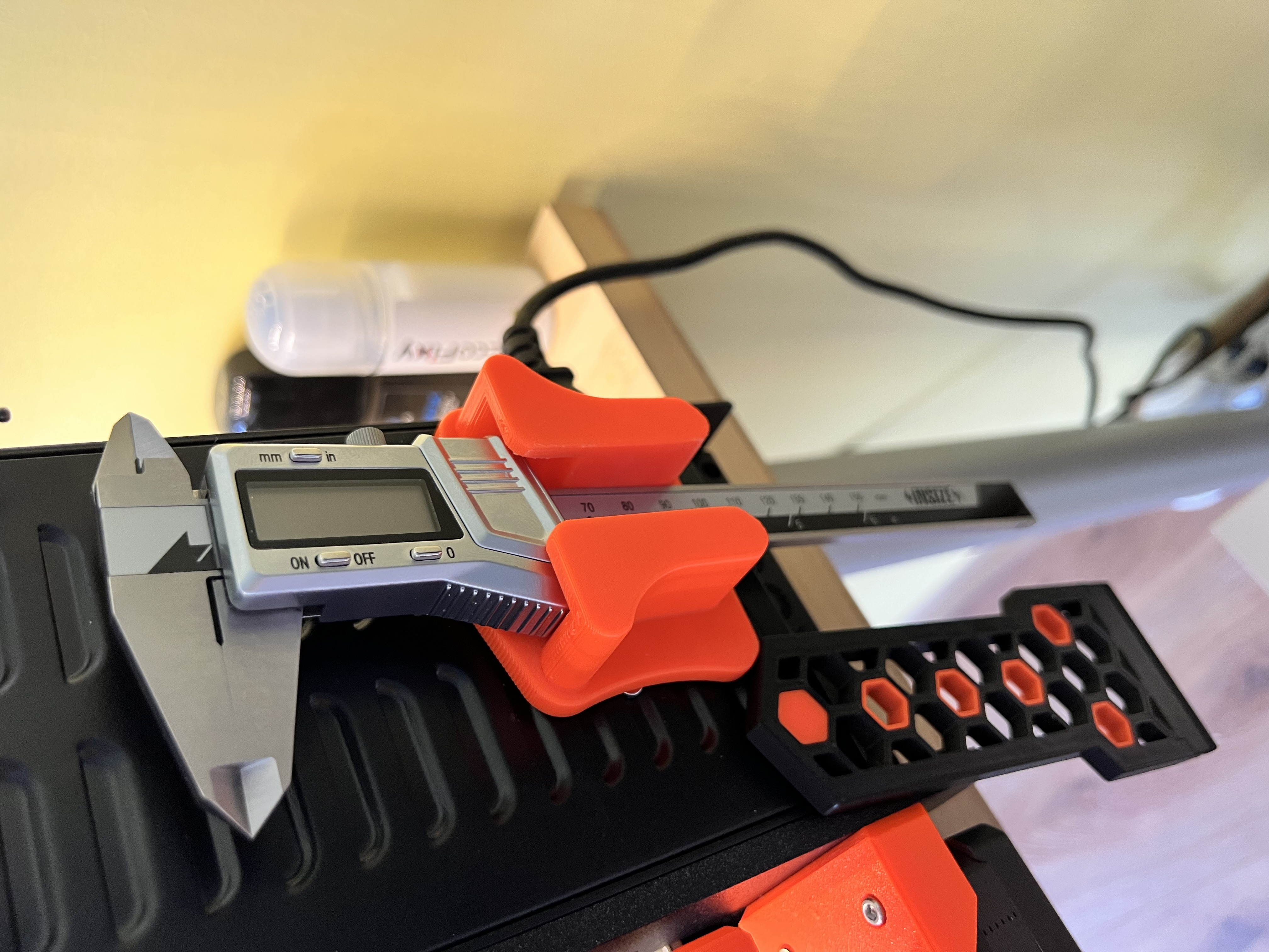 Magnetic Holder for callipers with thumb wheel
