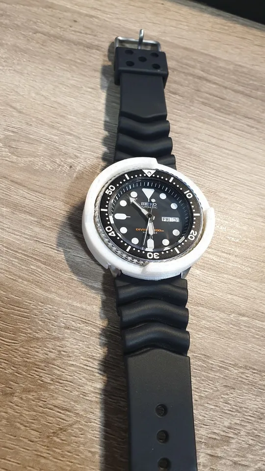 Seiko SKX007 009 Tuna Type Shroud von Alfie Lockrey Kostenloses