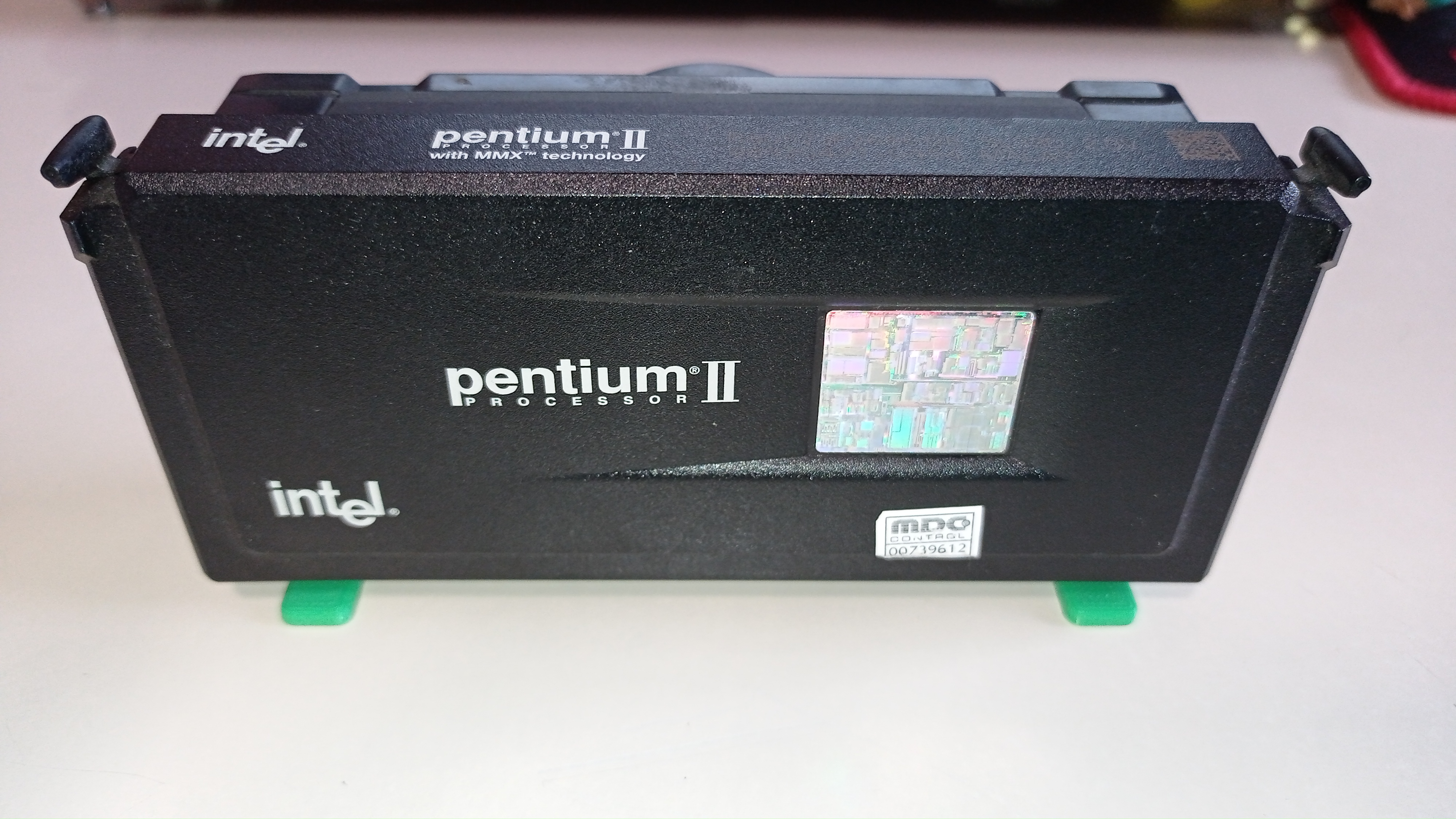 Intel Pentium 2 display stand