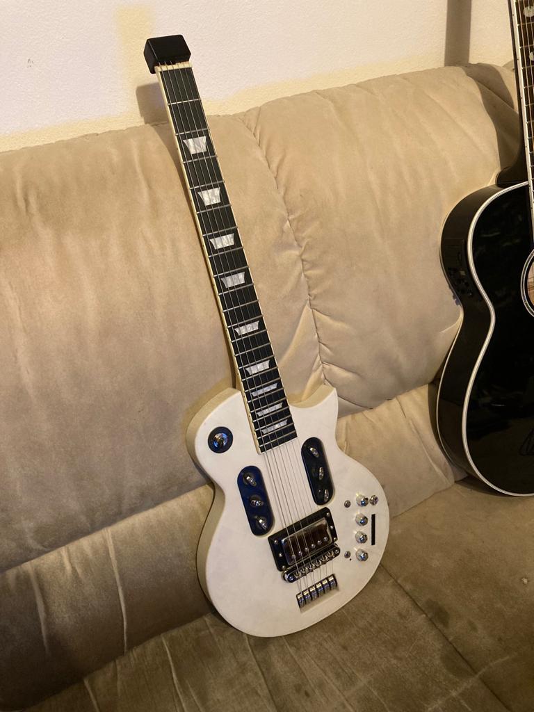 Headless Paul Guitar - playable via headphones or Bluetooth box with ...