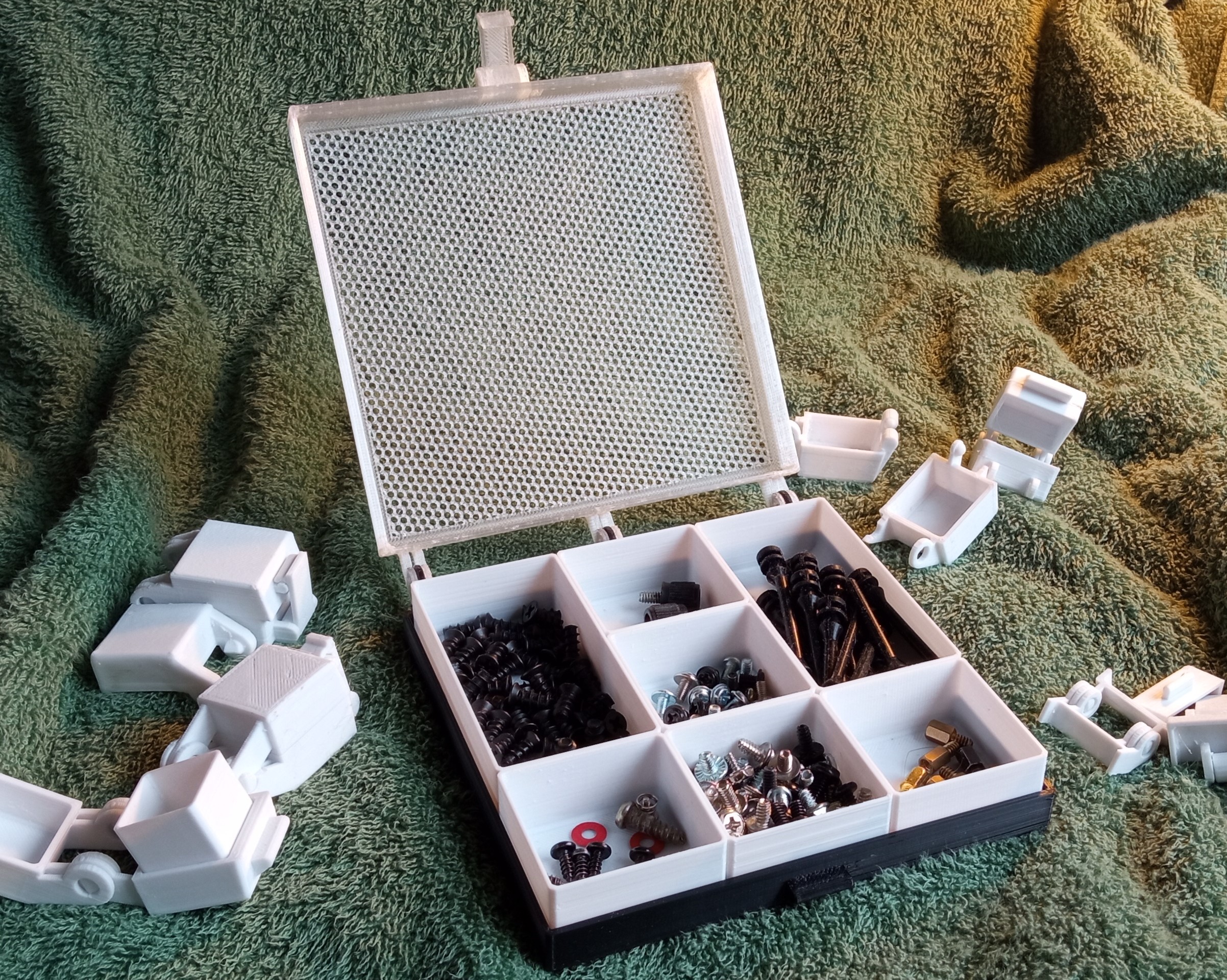 Customizable modular storage case by Equbuxu Download free STL model