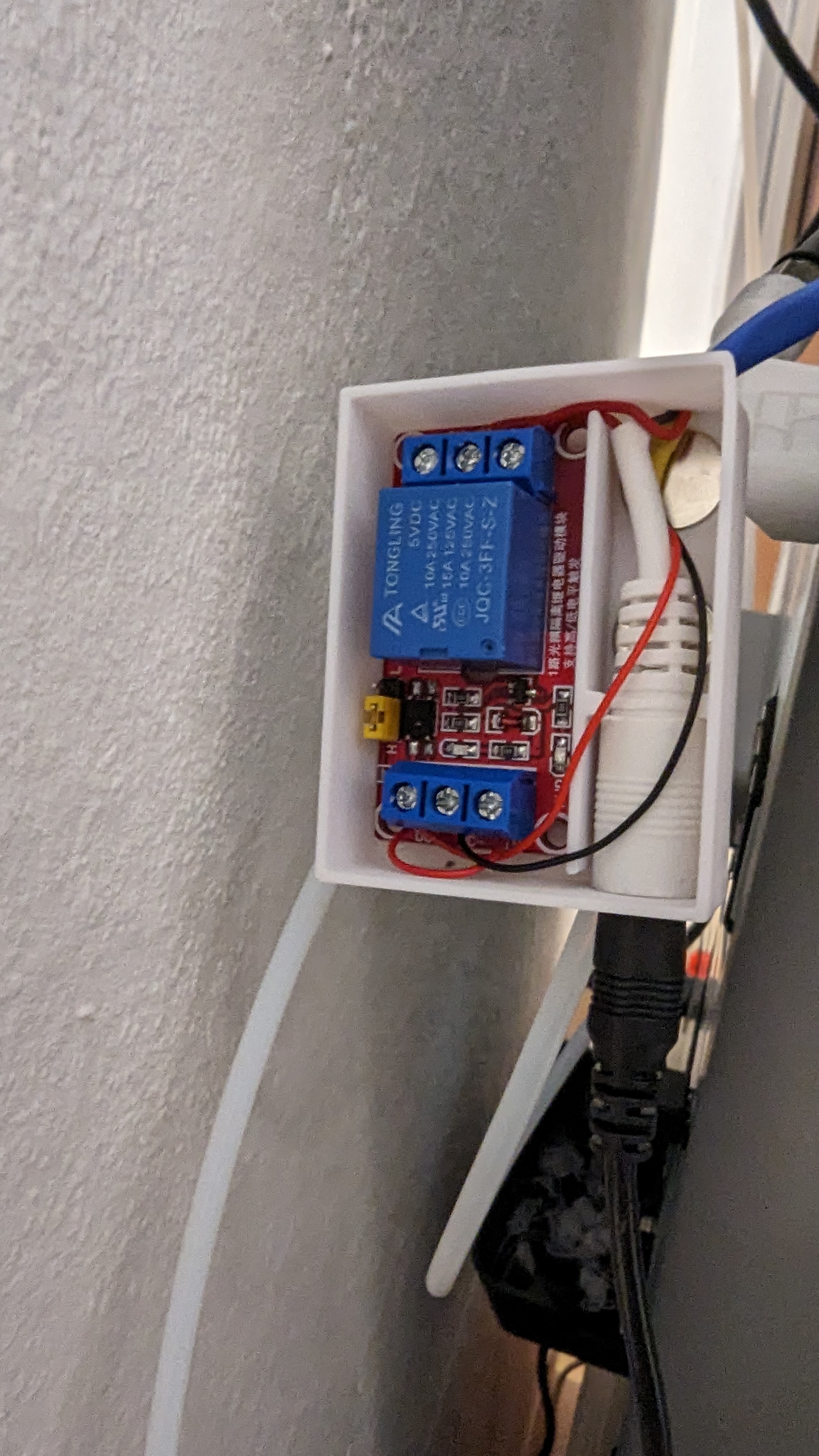 LED controller of the auxiliary light in BambuLab X1C or in Studio/App