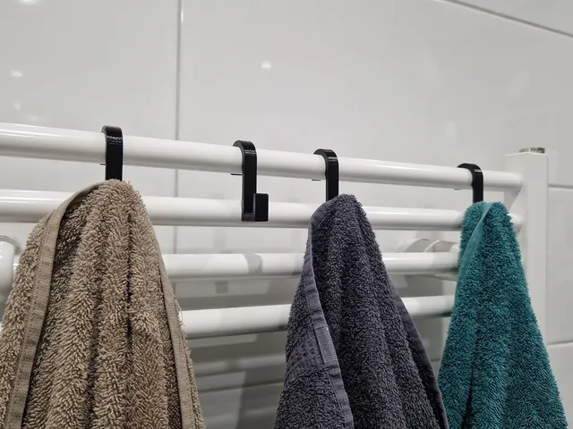 Towel holder