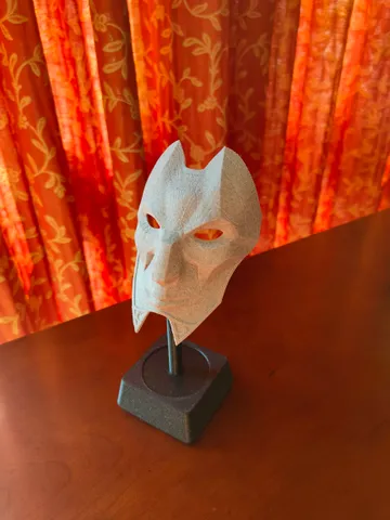 Jhin's Mask Desk Stand