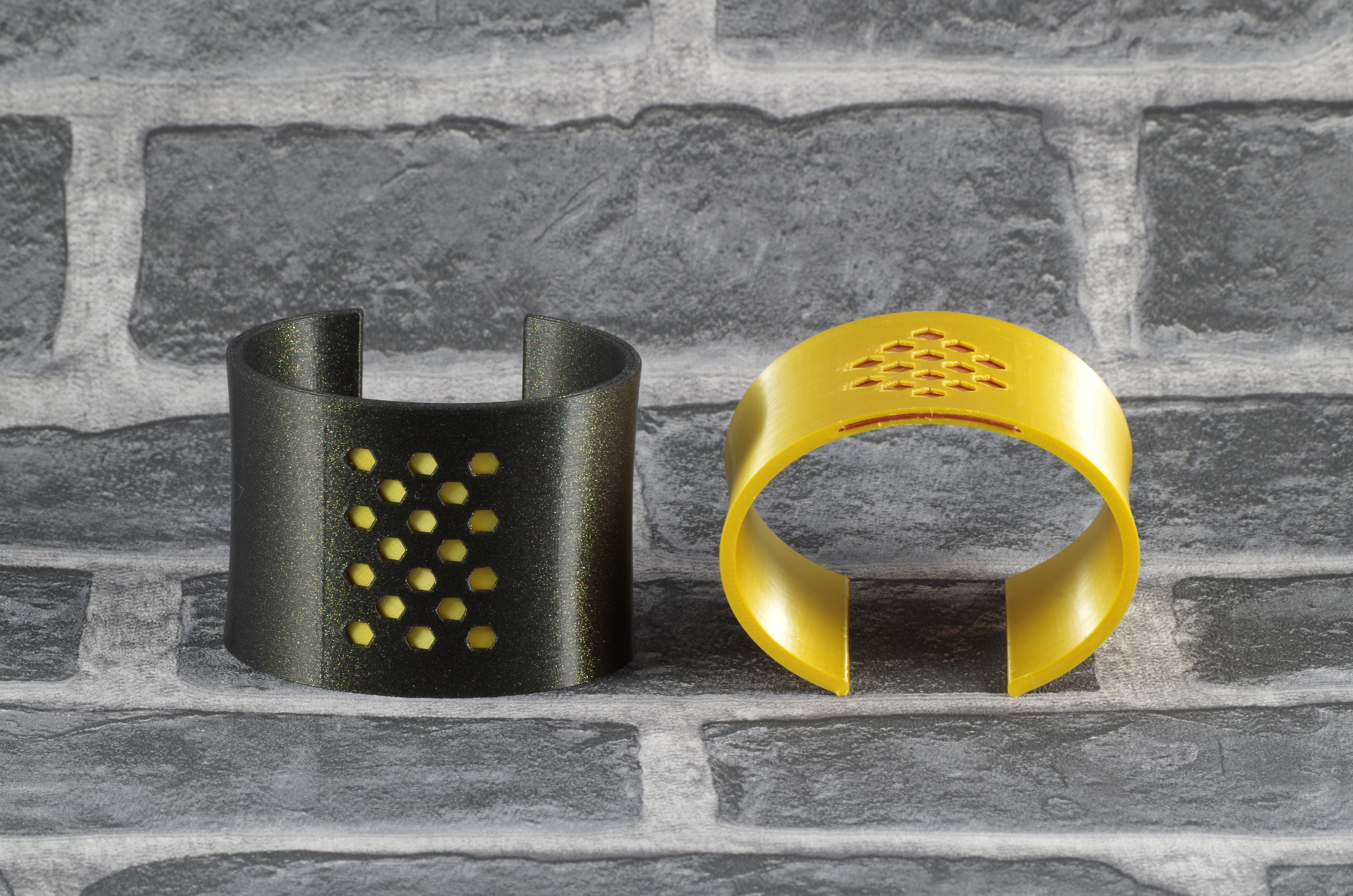 Miniatura 2 do modelo 3D Hexagonal Customizable Bracelet (Customize filling)
