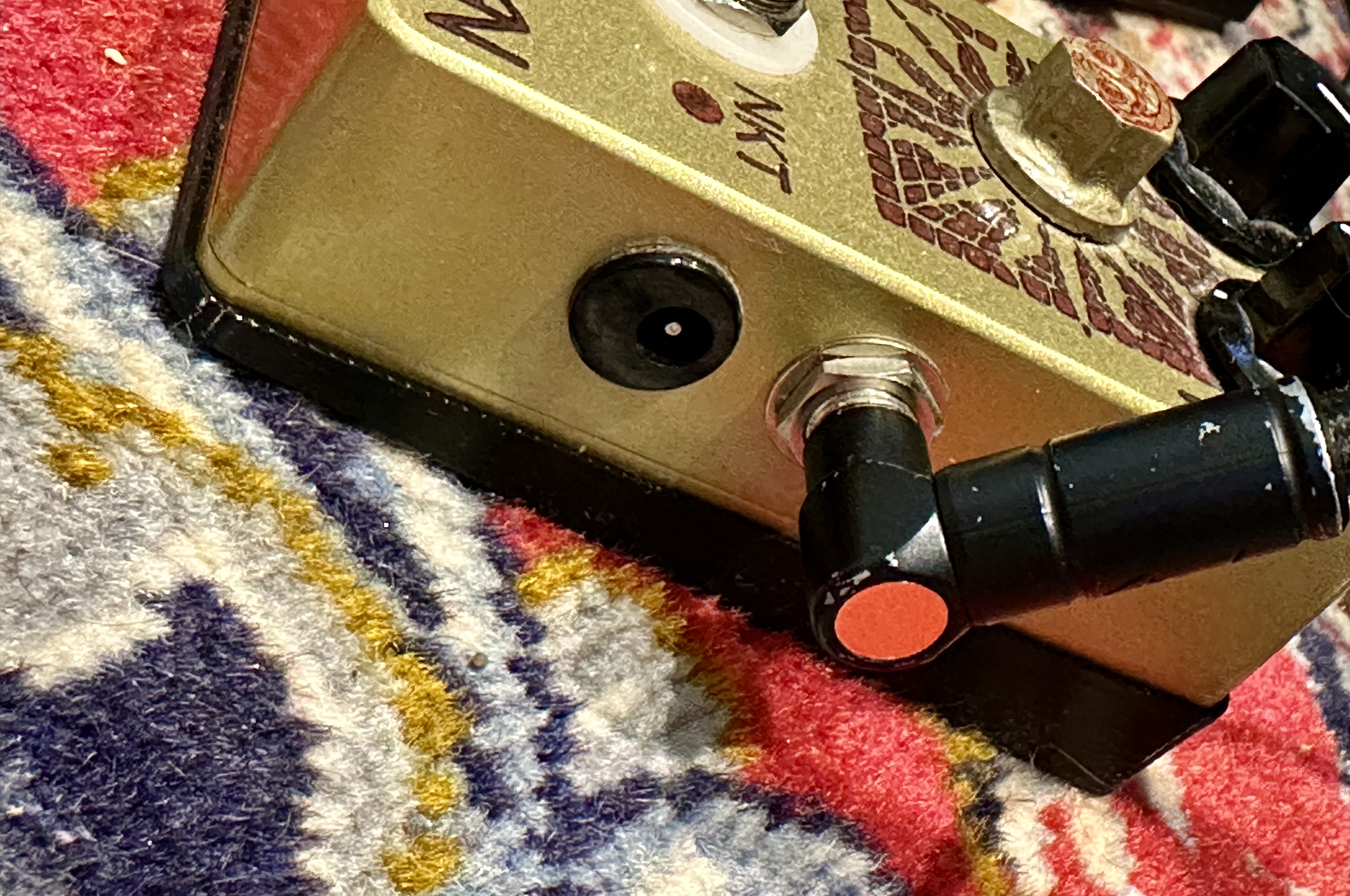 Guitar Pedal Riser Angled for better ergonomics. by Zakoplex