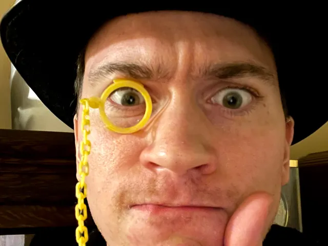 Print-In-Place Monocle and Chain