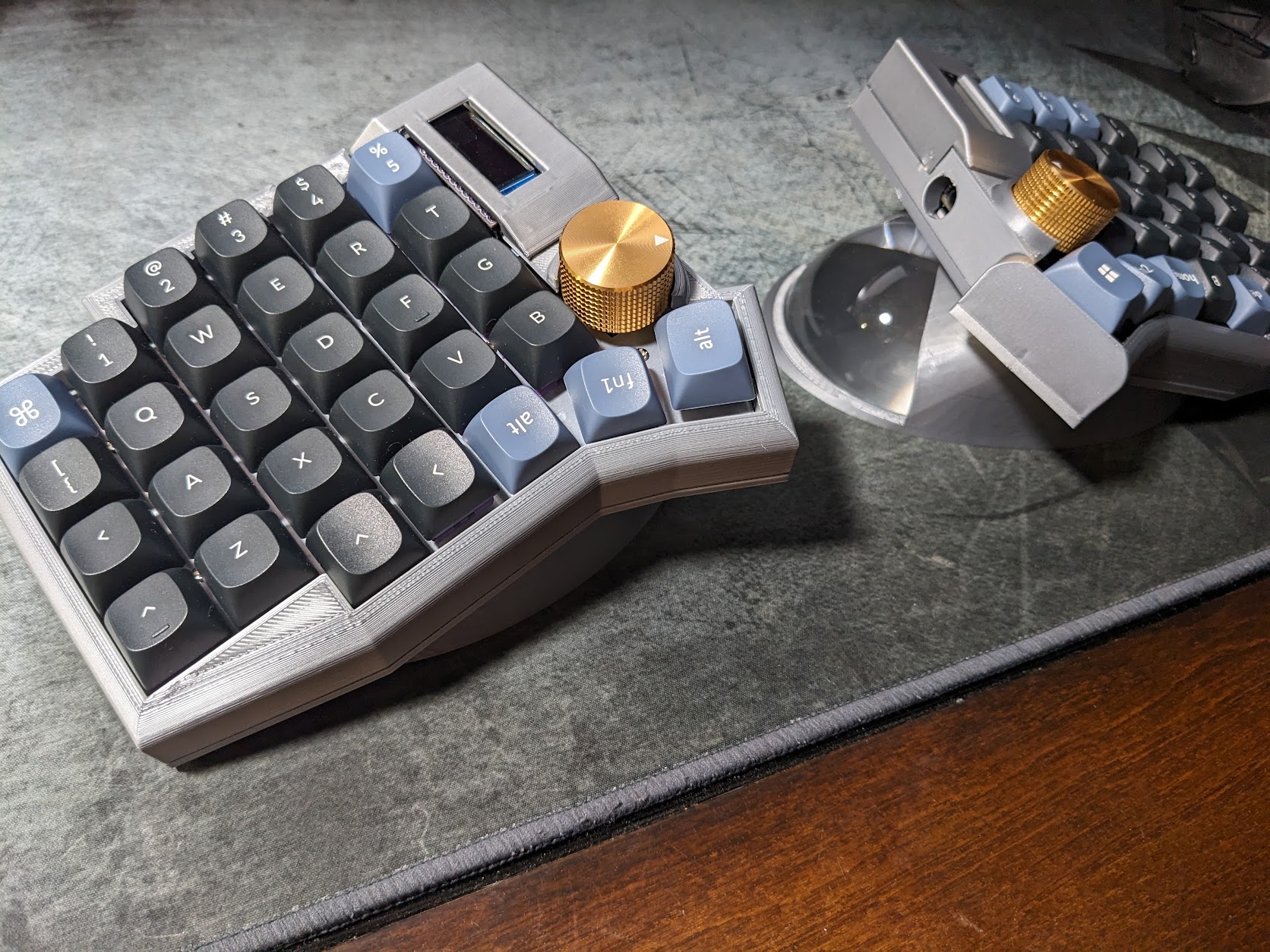 Sofle V2 Case and Stand