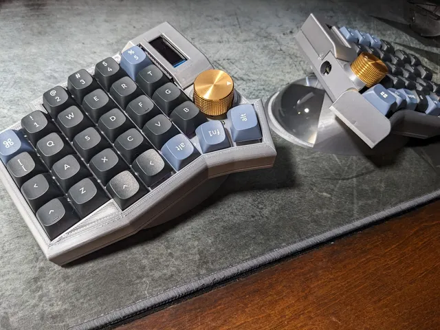 Sofle V2 Case and Stand