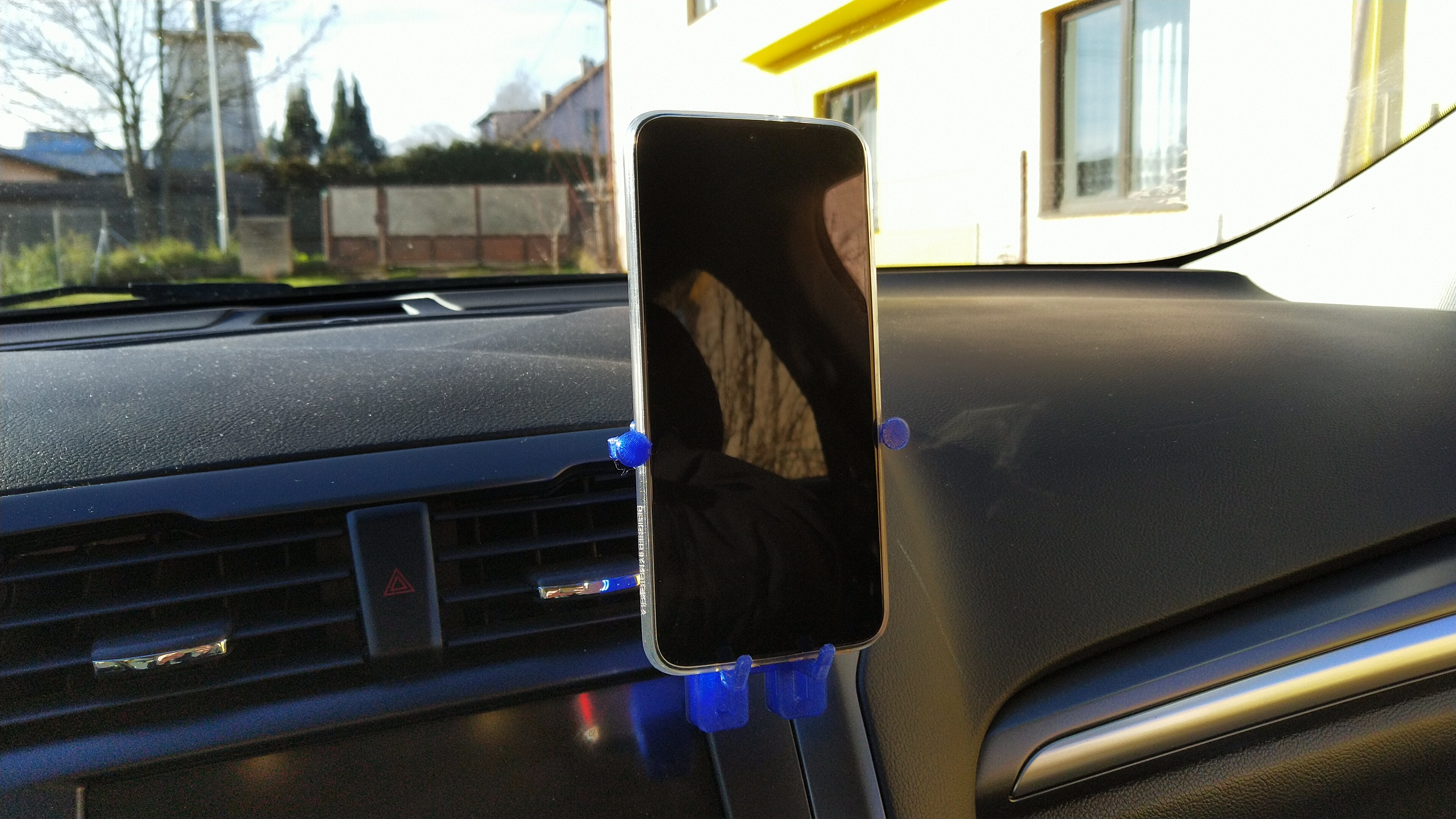 Universal car phone holder