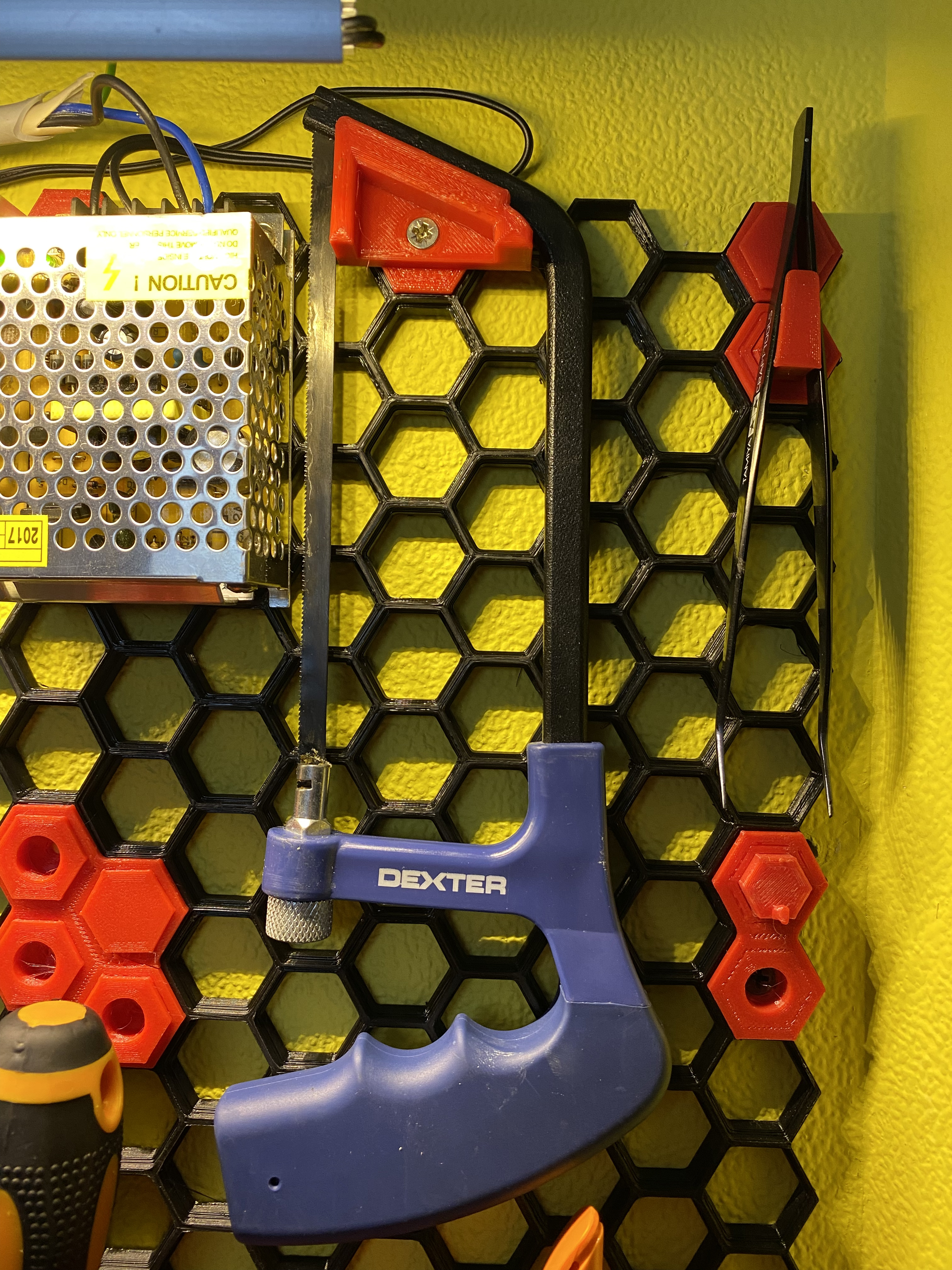Saw "Dexter" mount for Honeycomb wall