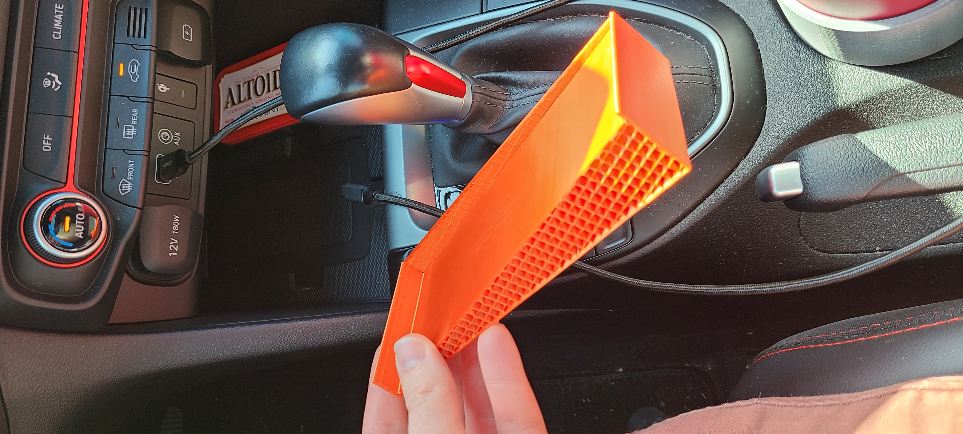 hyundai-veloster-phone-holder-by-alex-c-download-free-stl-model
