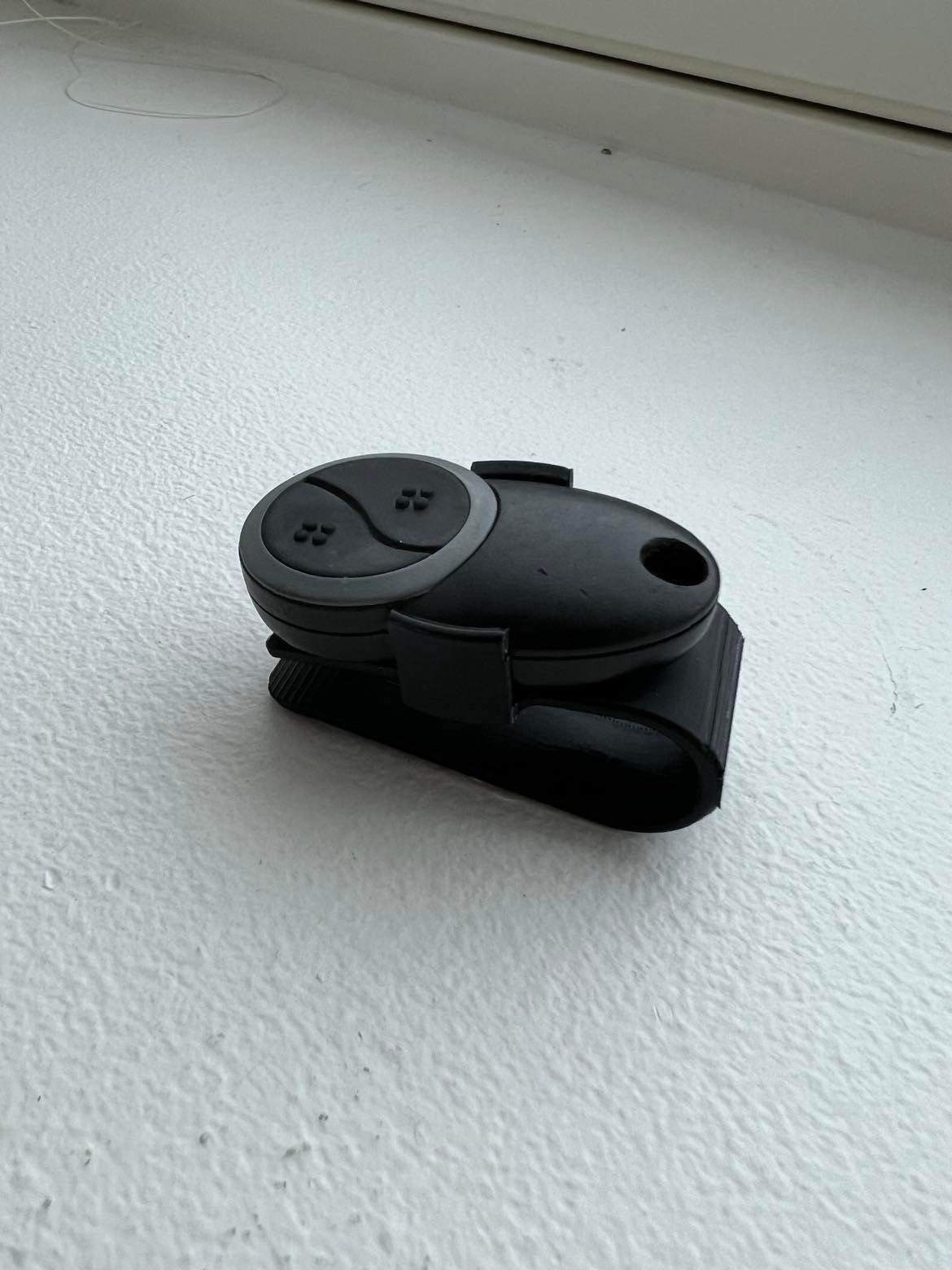 Garage remote sunvisor clip by Simon Download free STL model