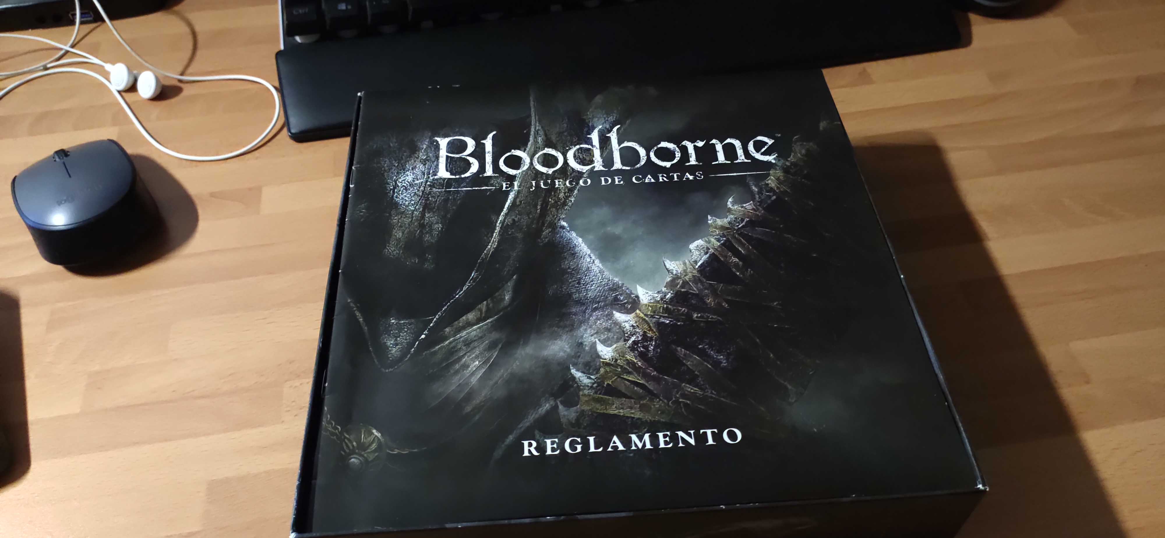 Inserto Bloodborne el juego de cartas + expansión