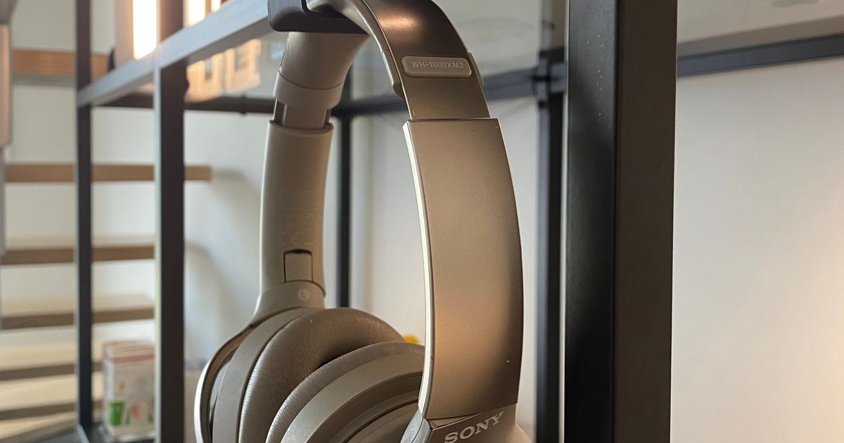 Headphones holderhook for Ikea's VITTSJÖ shelf unit by Geddy Download free STL model