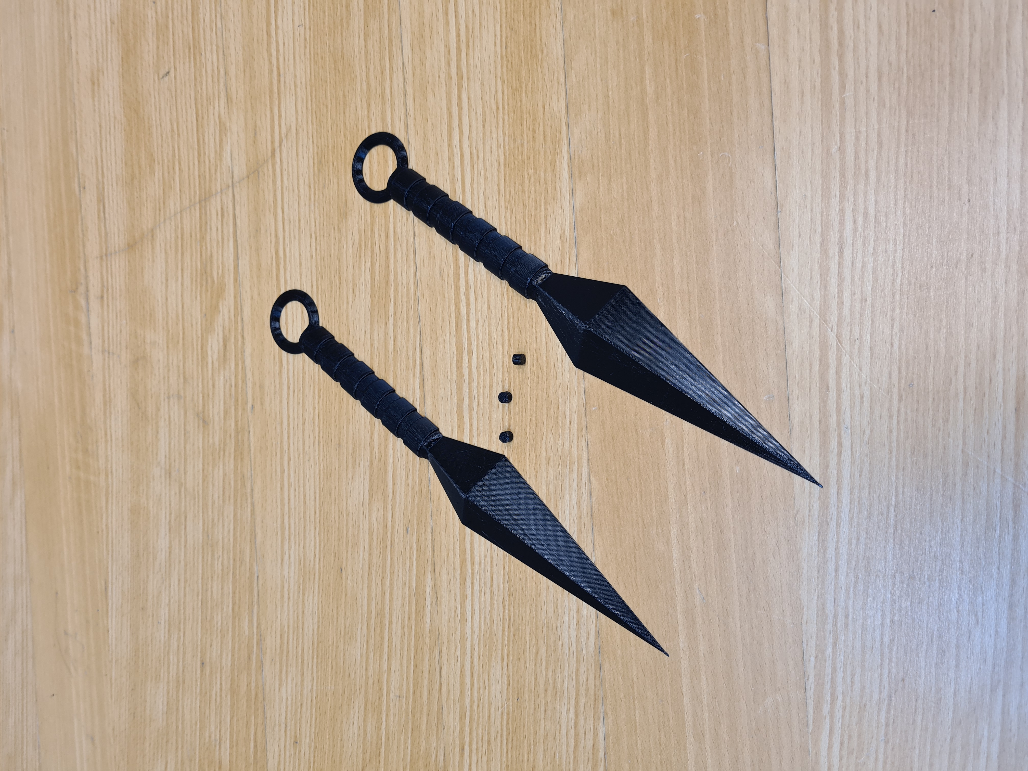 naruto kunai (cut with plugs)