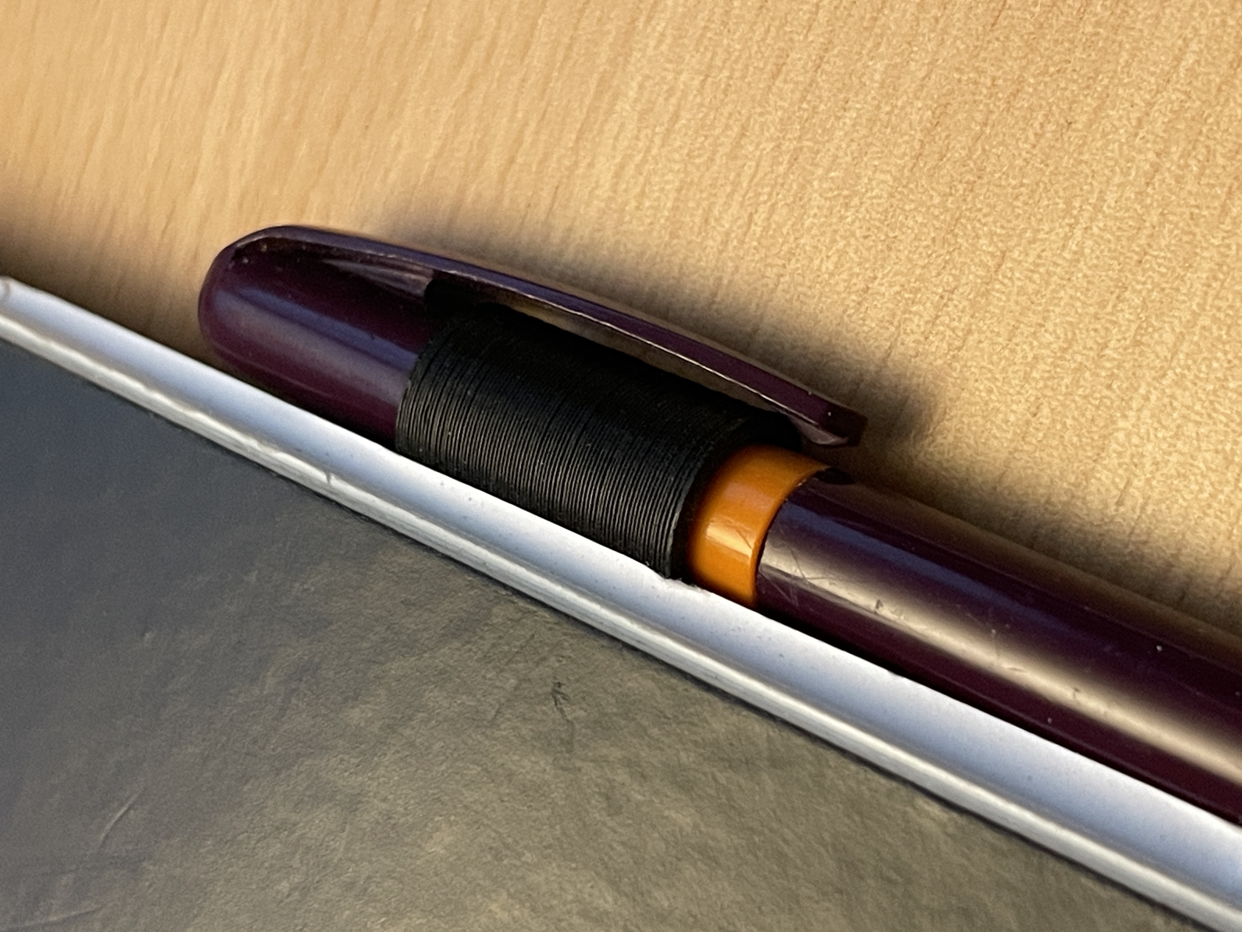 Pen holder for Moleskin Notebook by baschwar Download free STL model