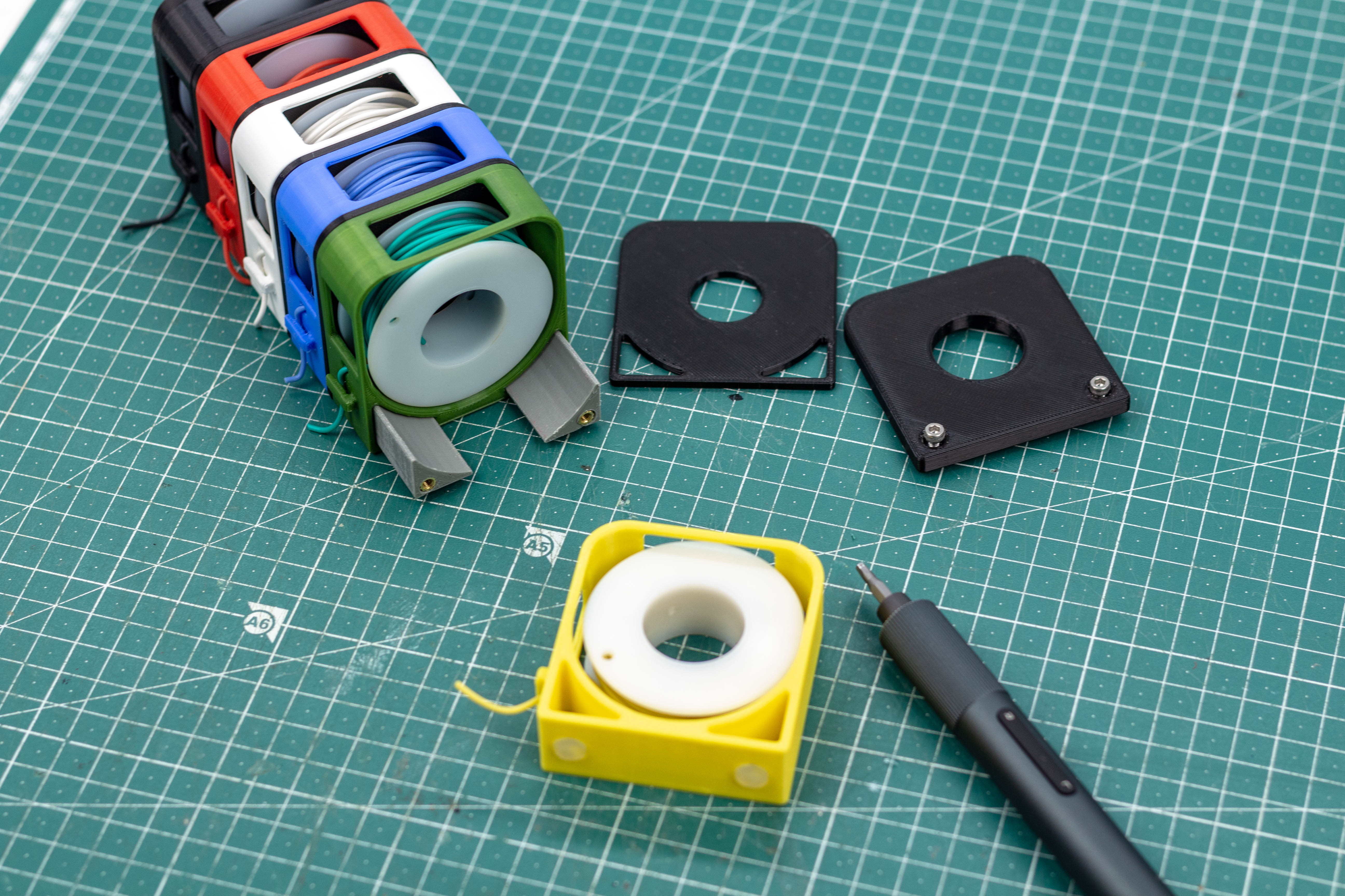 Miniatura 3 do modelo 3D Silicone Wire Spool Holder