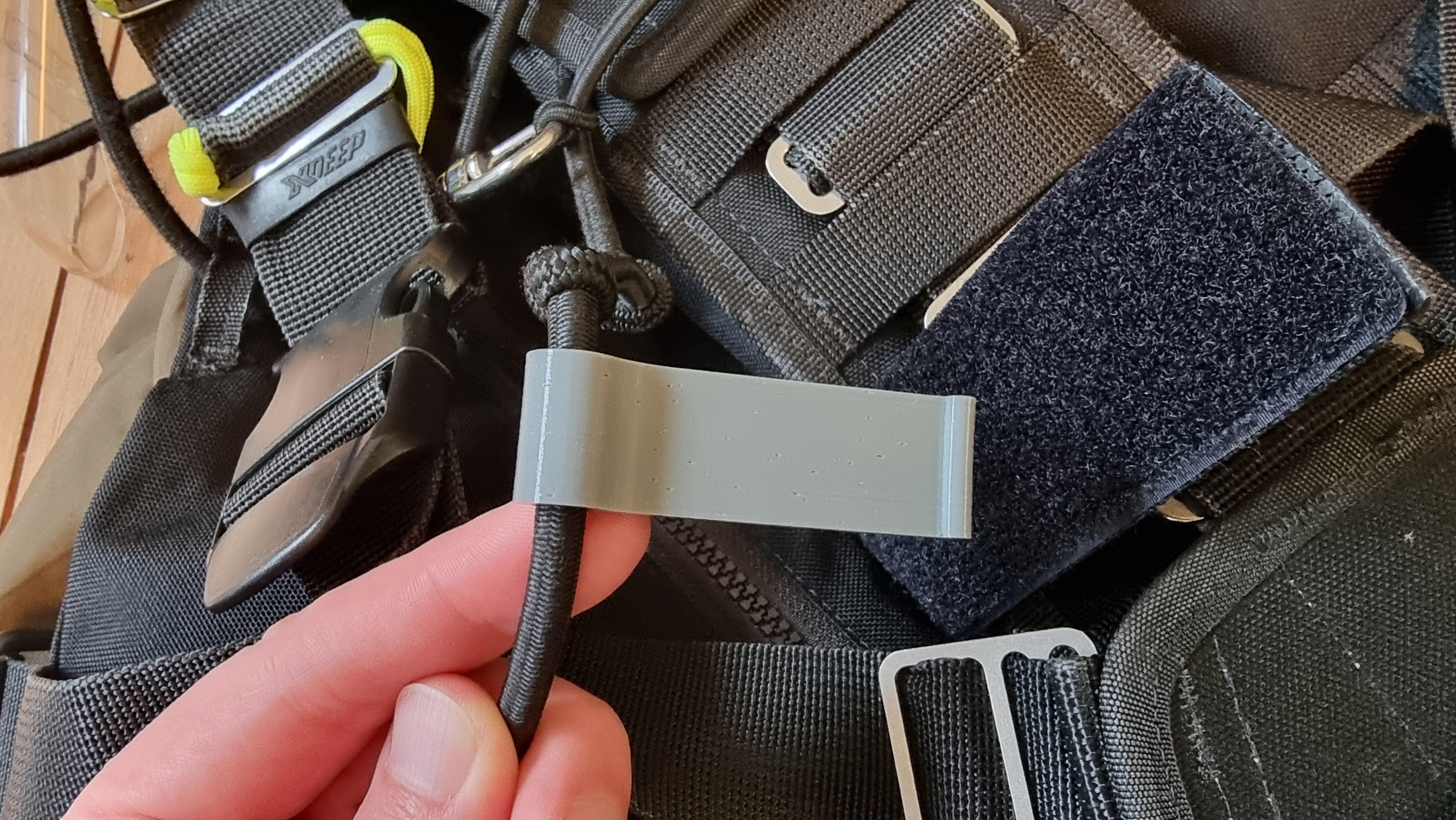 Sidemount 8mm bungee pull tab