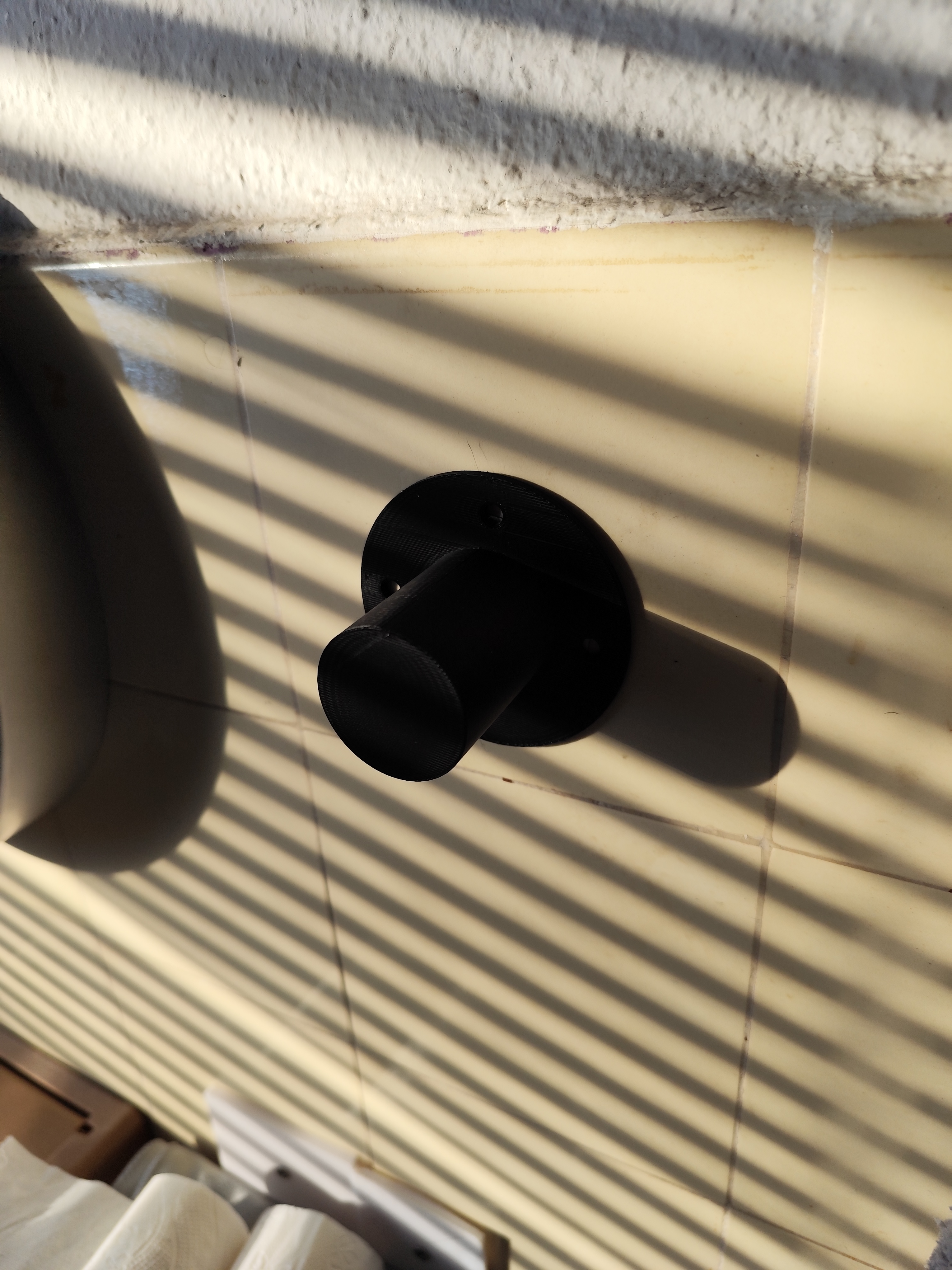wall mount for toilet roll