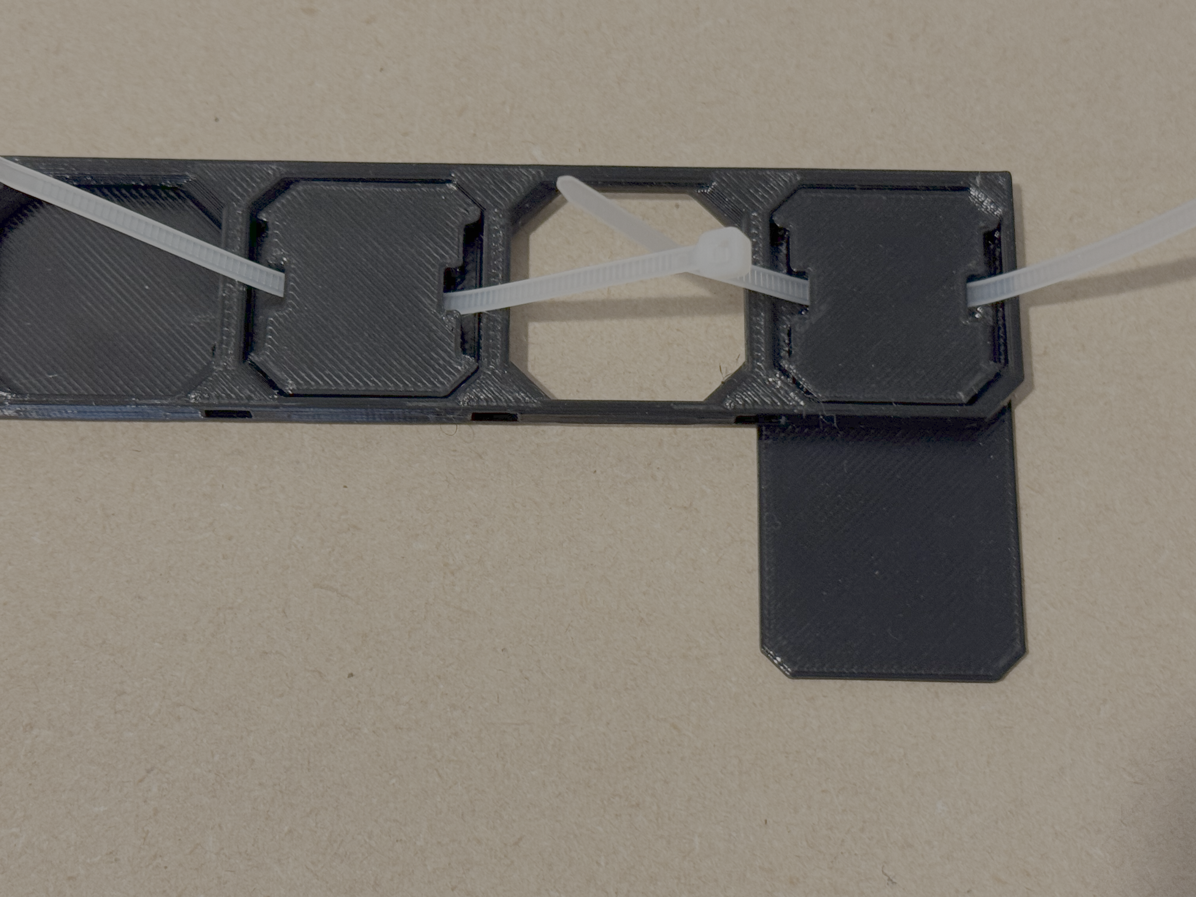 Command Strip(s) Underware channel compatable — miniatura 4