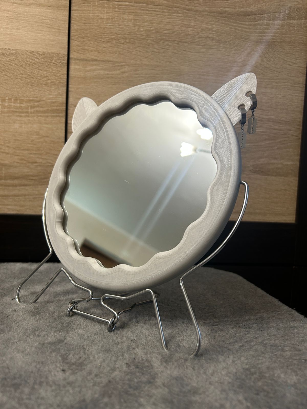 Cat-shaped round mirror frame 3D model