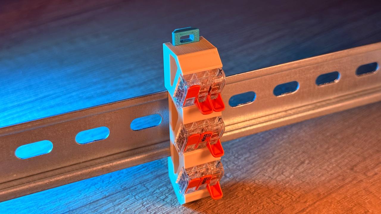 DIN rail holder for 3x WAGO 221-413