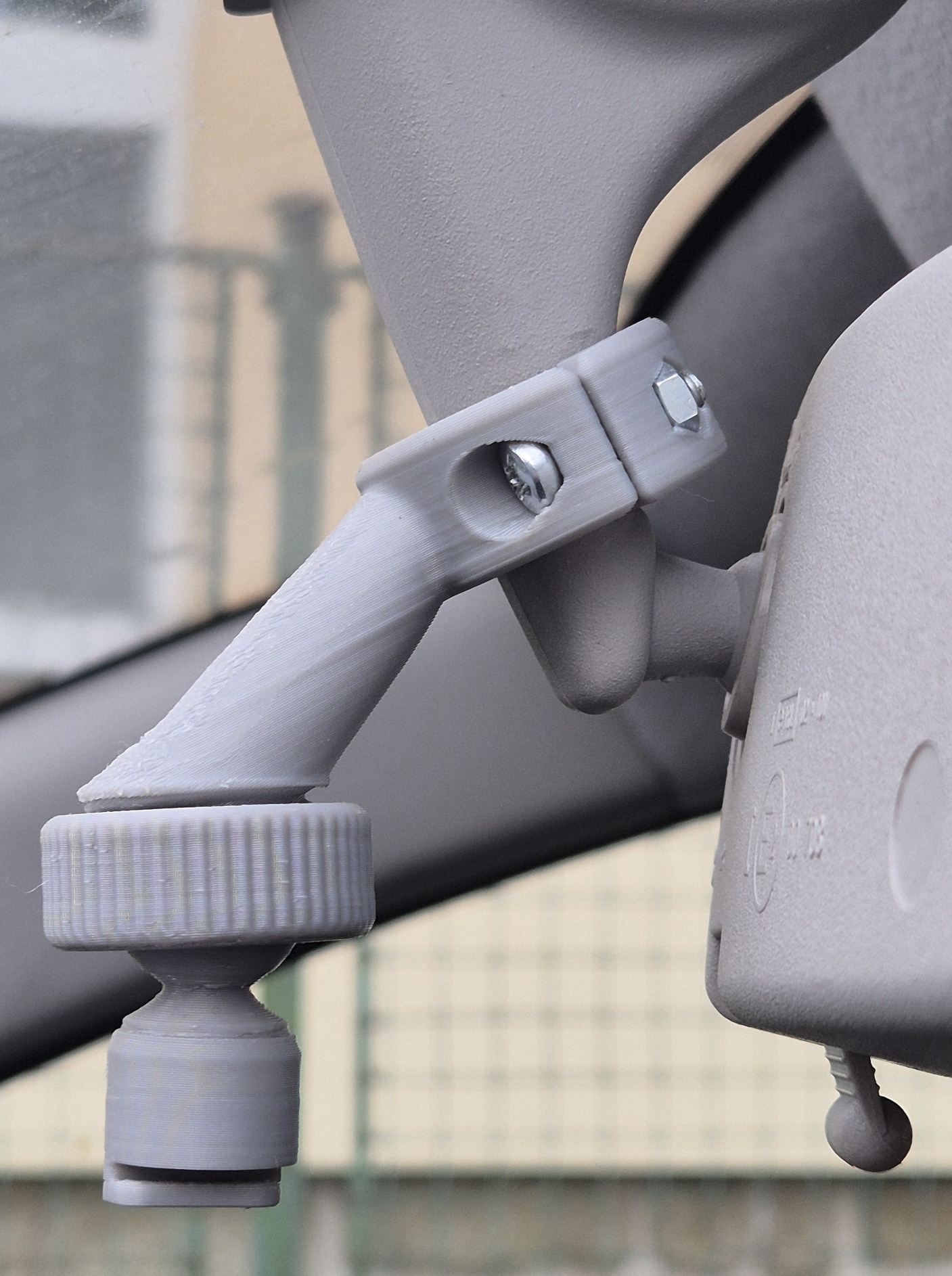 Renault Captur (2014) Mio MiVue mirror holder