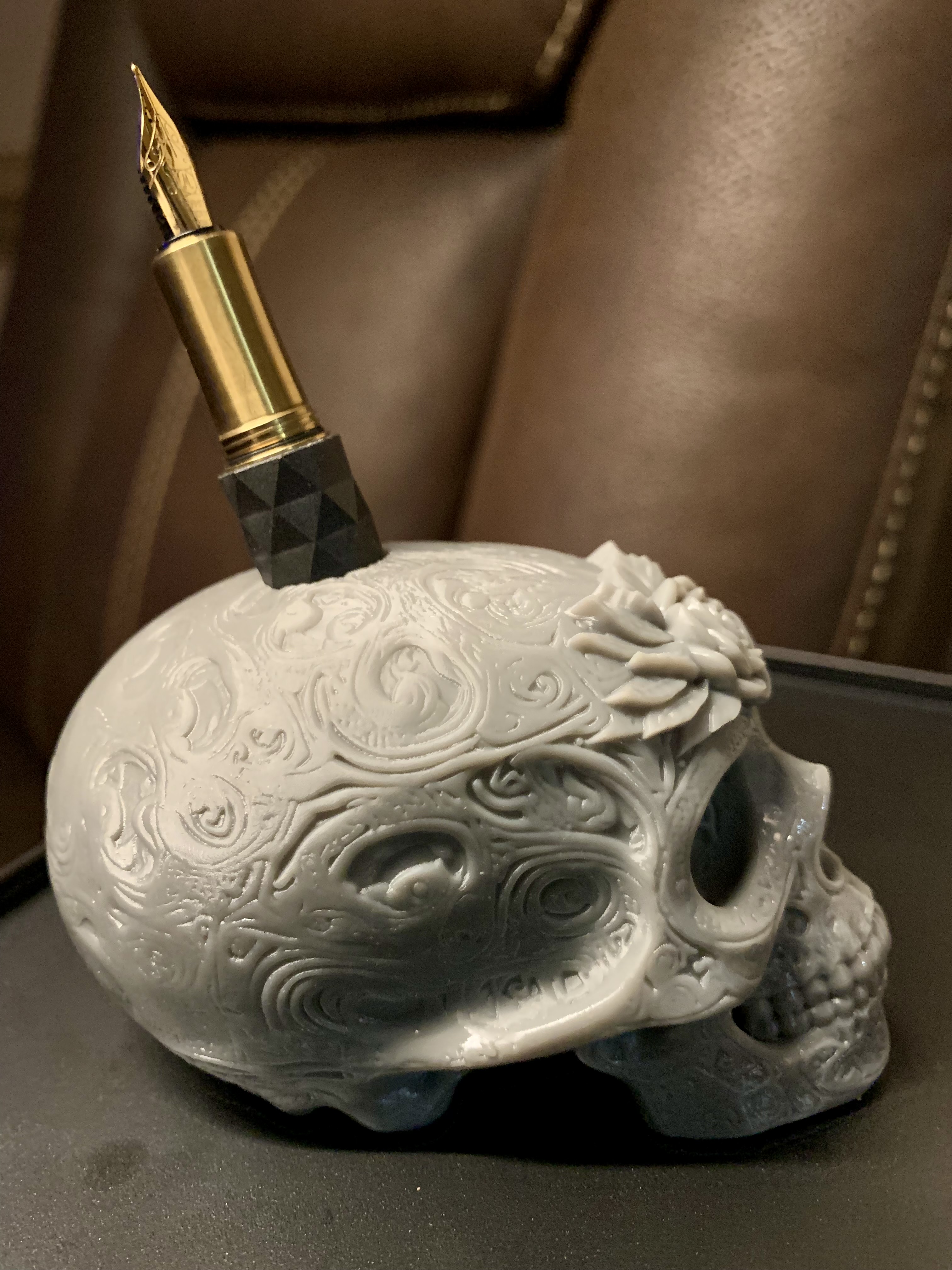 CRYSTAL SKULL PEN HOLDER... 3D model by LeadFoot