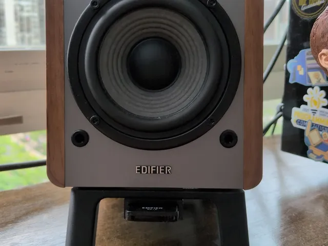 Edifier Remote Holder