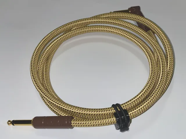 Elastic cable tie