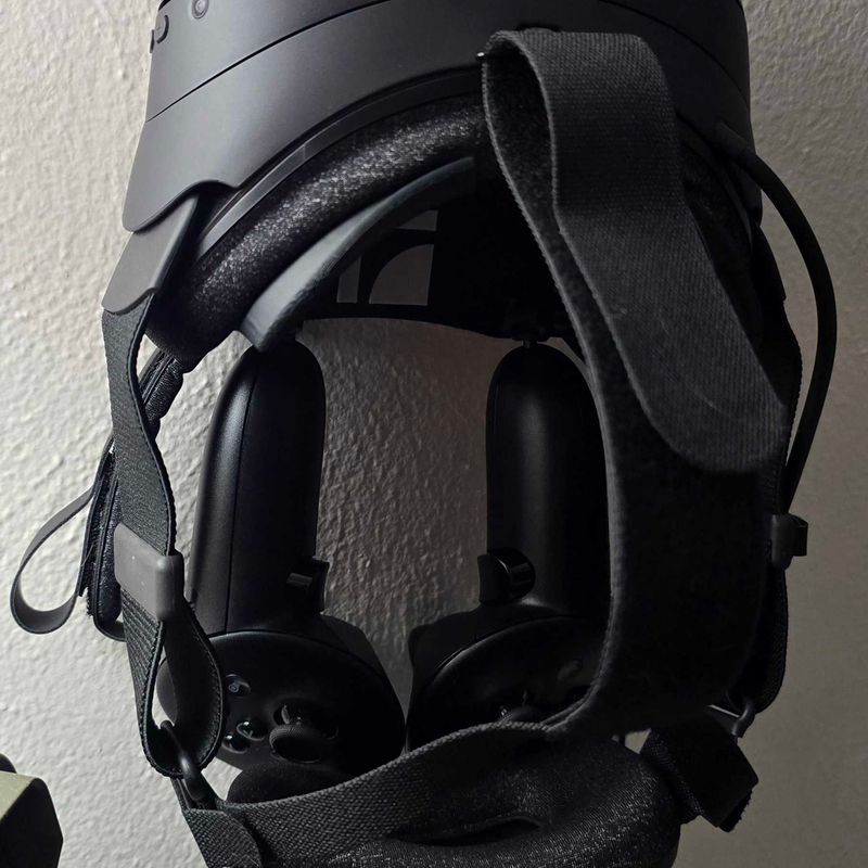 Steam Frame Wall Mount with Hand Strap Based Controller Mounts by Lynk ...