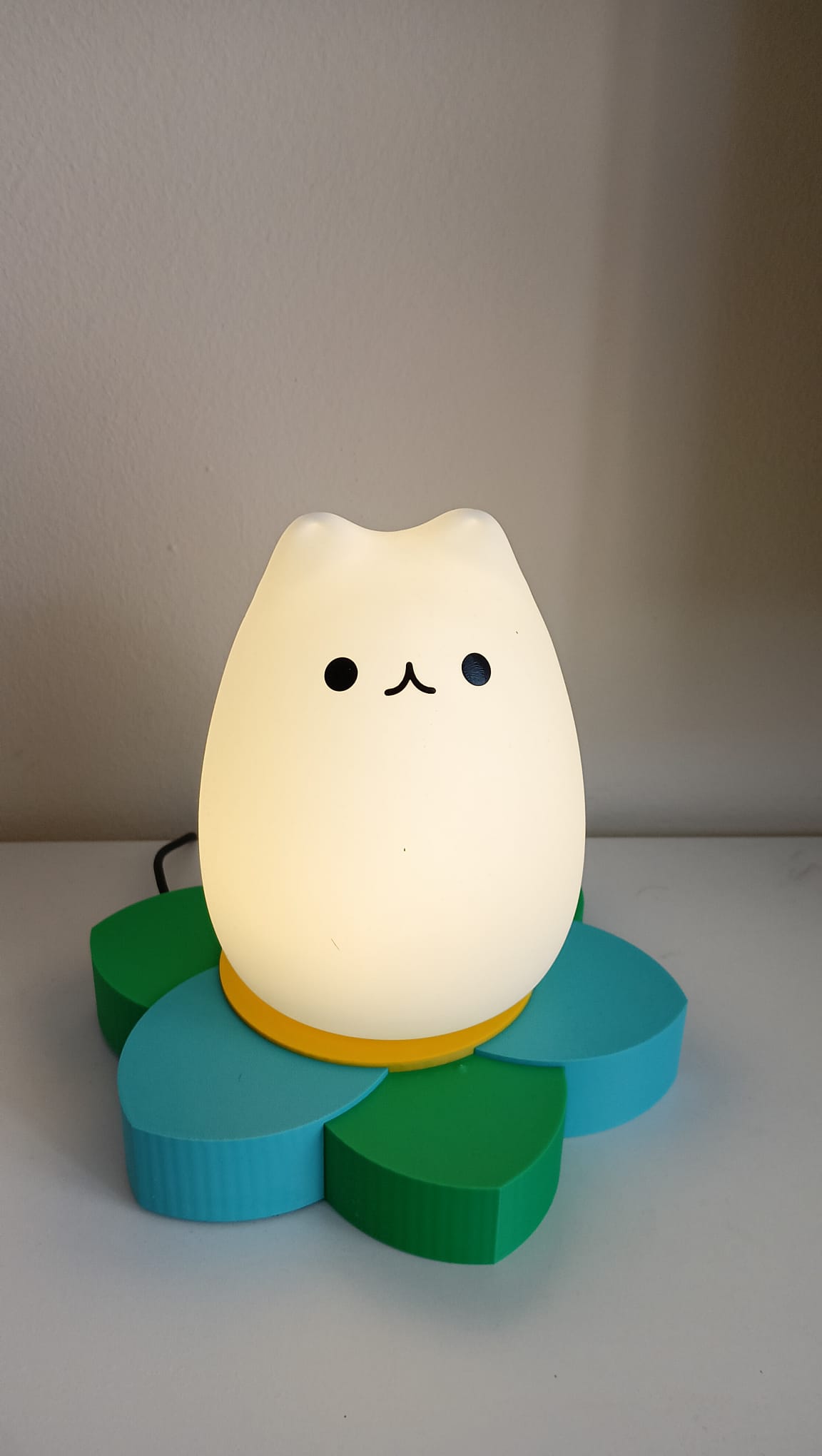 Cat Lamp charging station