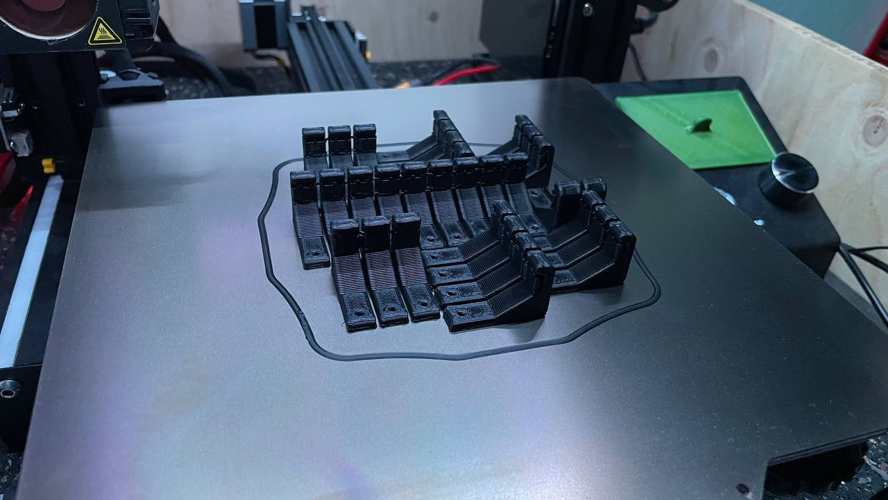 Quick print vinyl wall mount by Steffen Zimmermann Download free STL