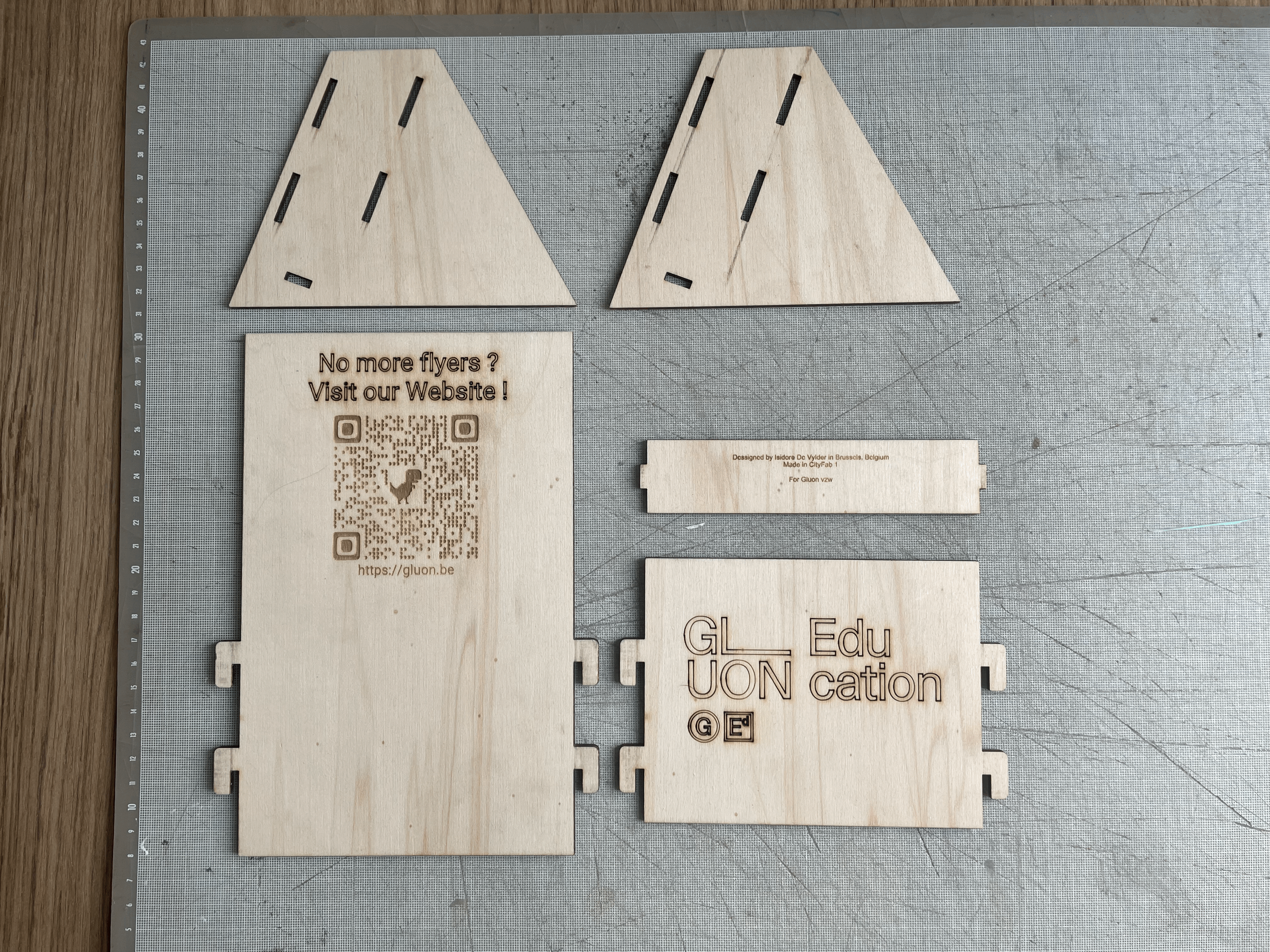 Miniatura 3 do modelo 3D Flyer stand
