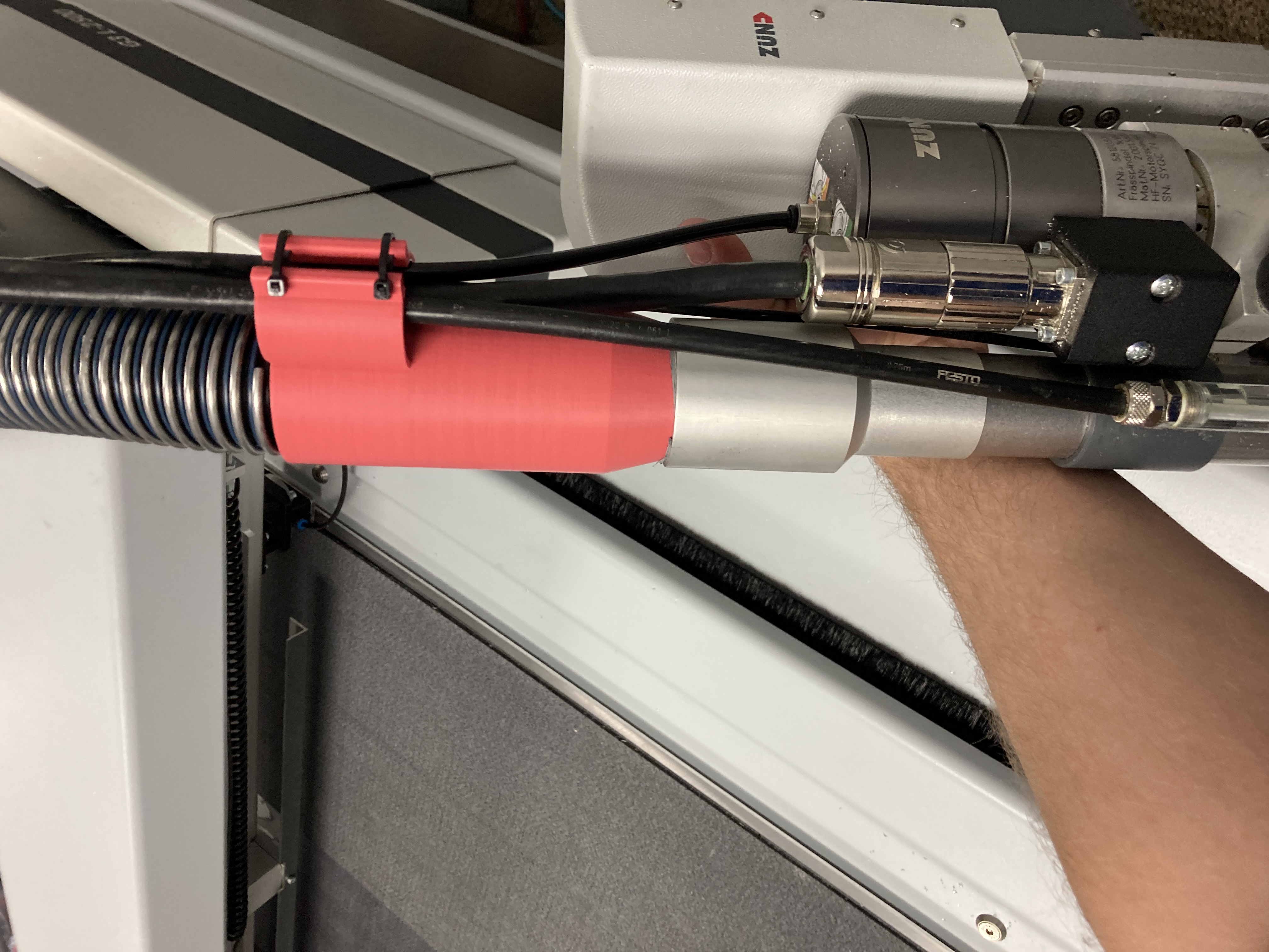 Zund Router Cable Guide
