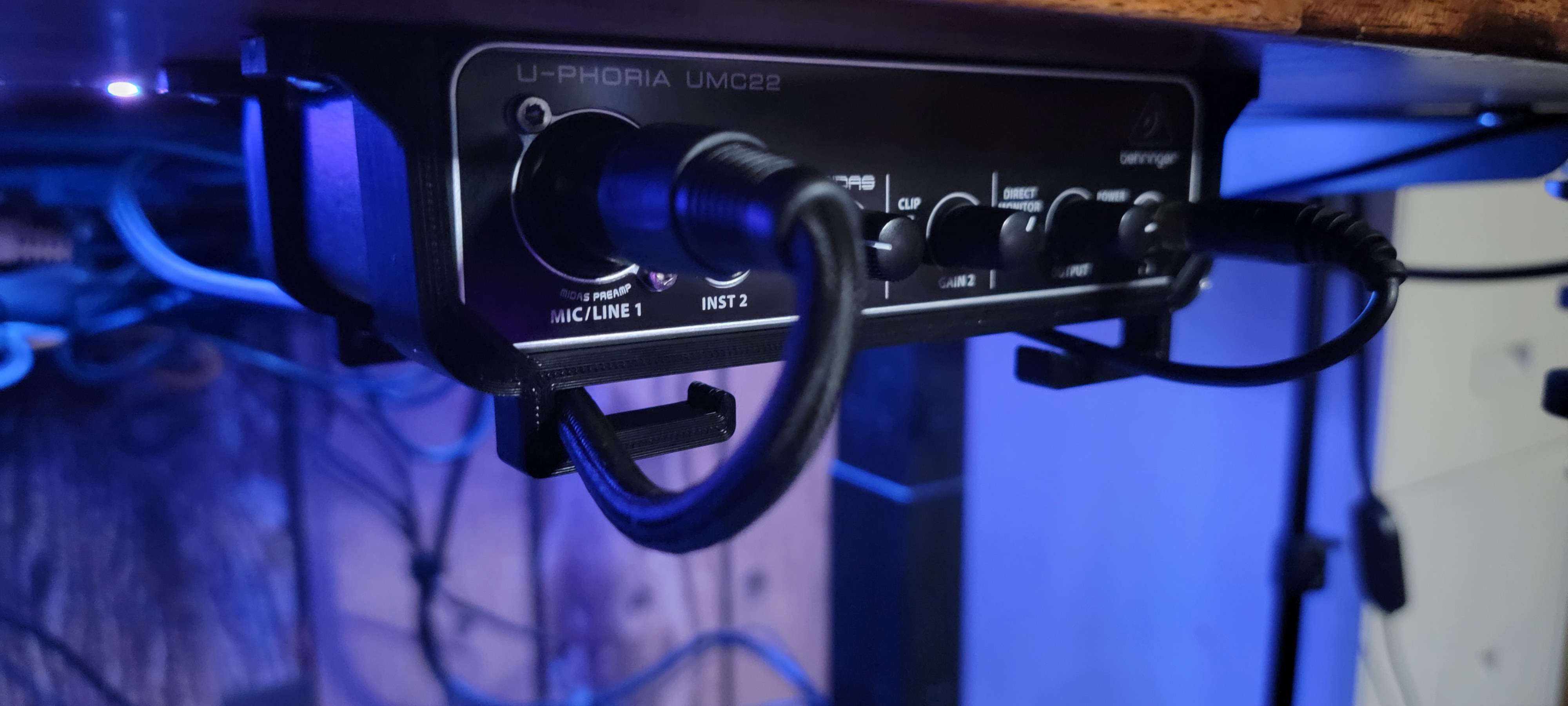 Behringer U-PHORIA UMC22 under-desk bracket with wire holders