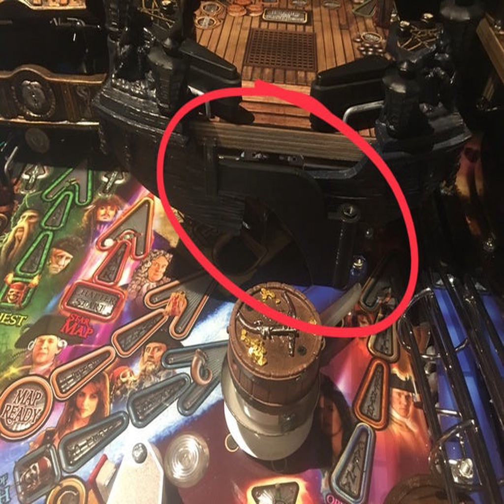 Jersey Jack Pinball - Pirates of the Caribbean right ramp support