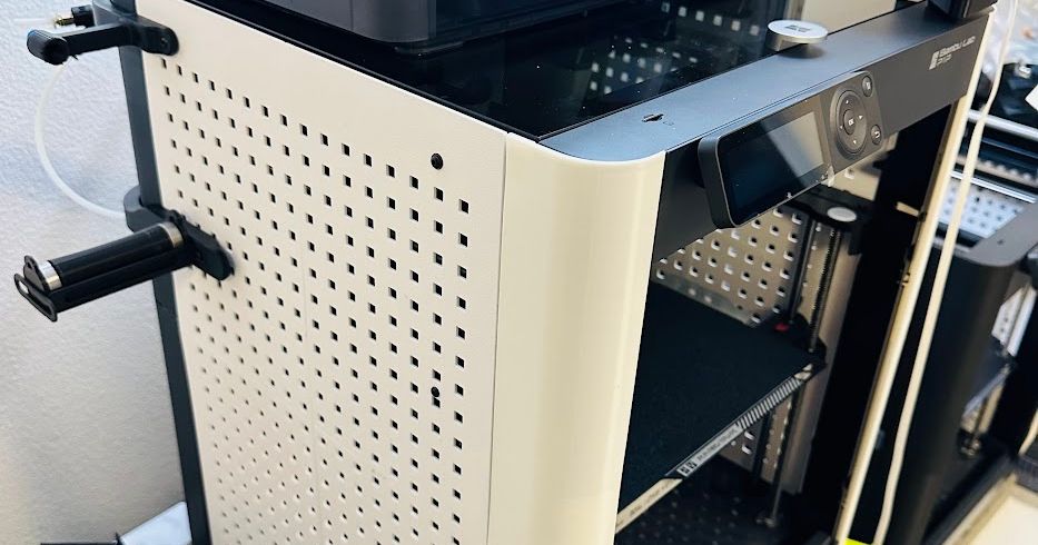 Top edge cover for minimal shell pegboard sides Remixed by Harrack ...