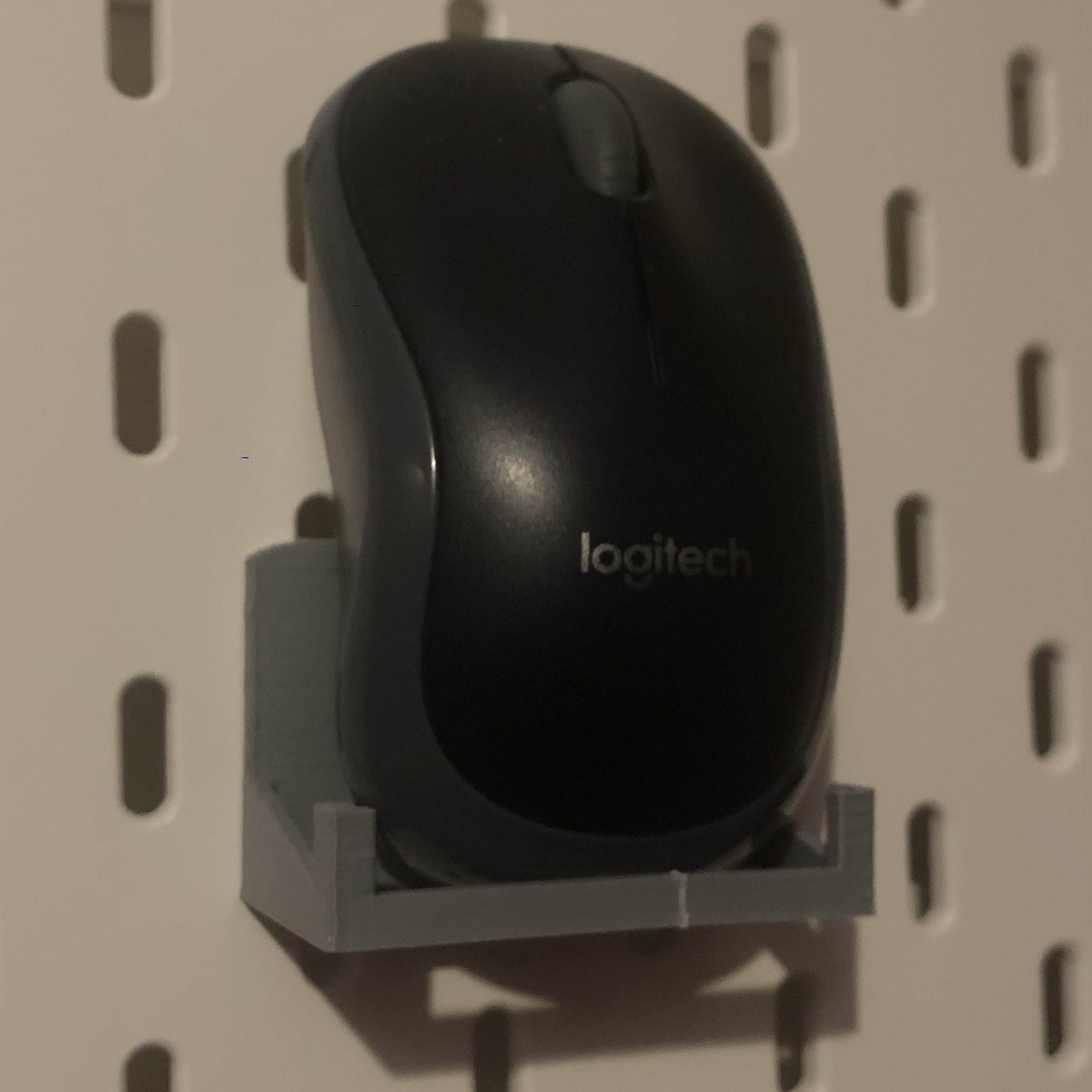 Minimalist Skadis Mouse Display