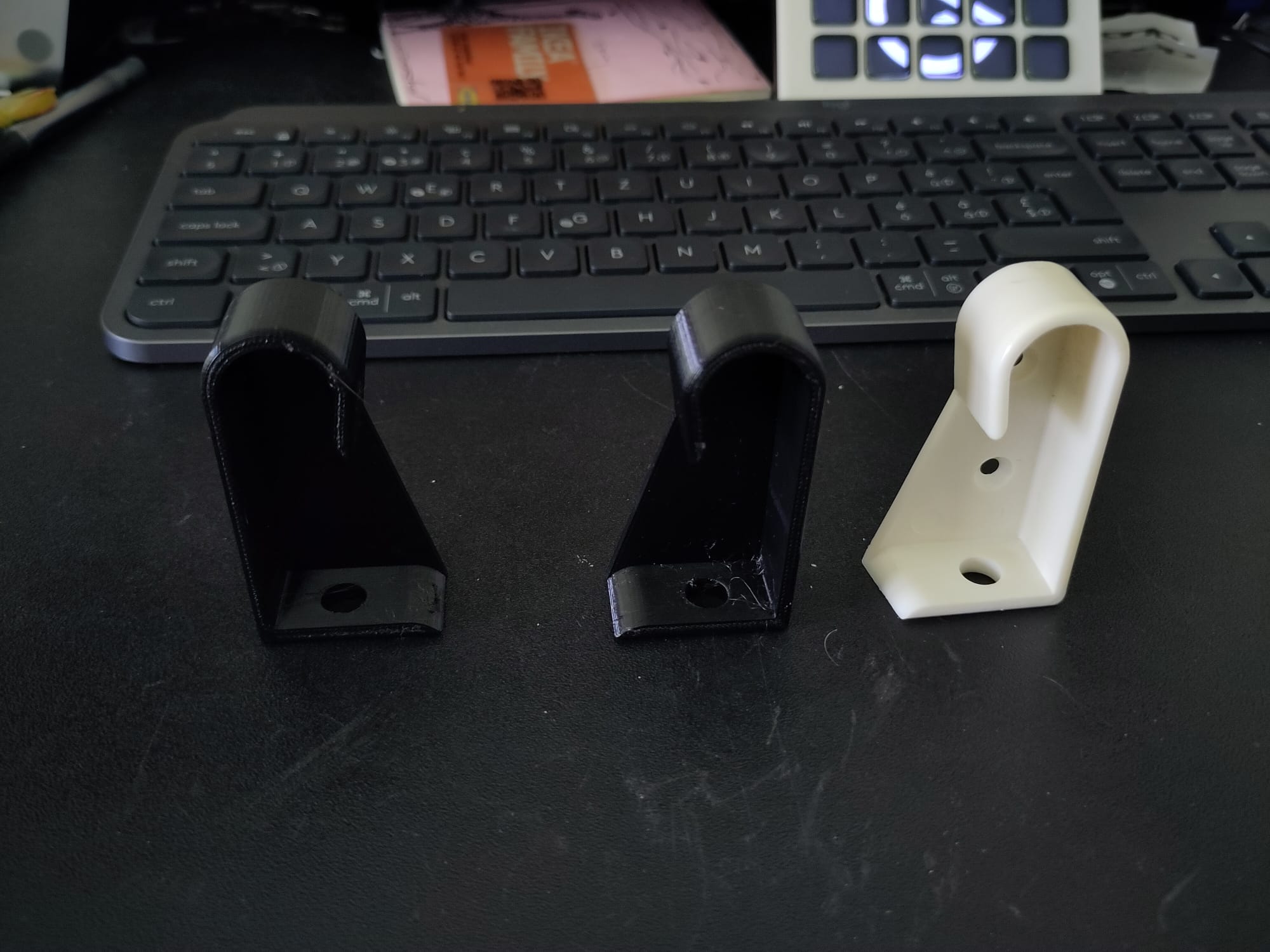 Adjustable Wardrobe Rod Holders for 18mm Diameter Rods
