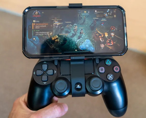 iPhone 14 Pro with Case mount for PS4 Controller