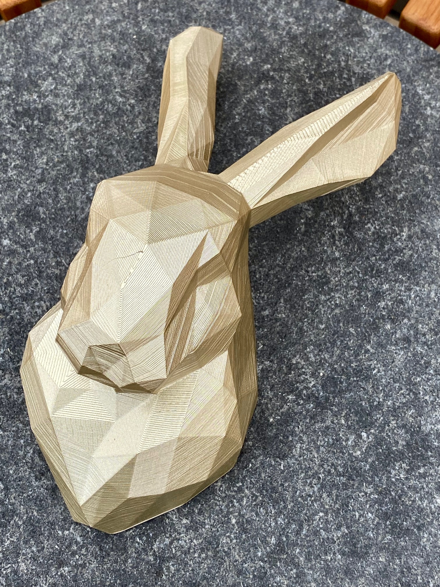 Polygonale Hasen-Trophäe