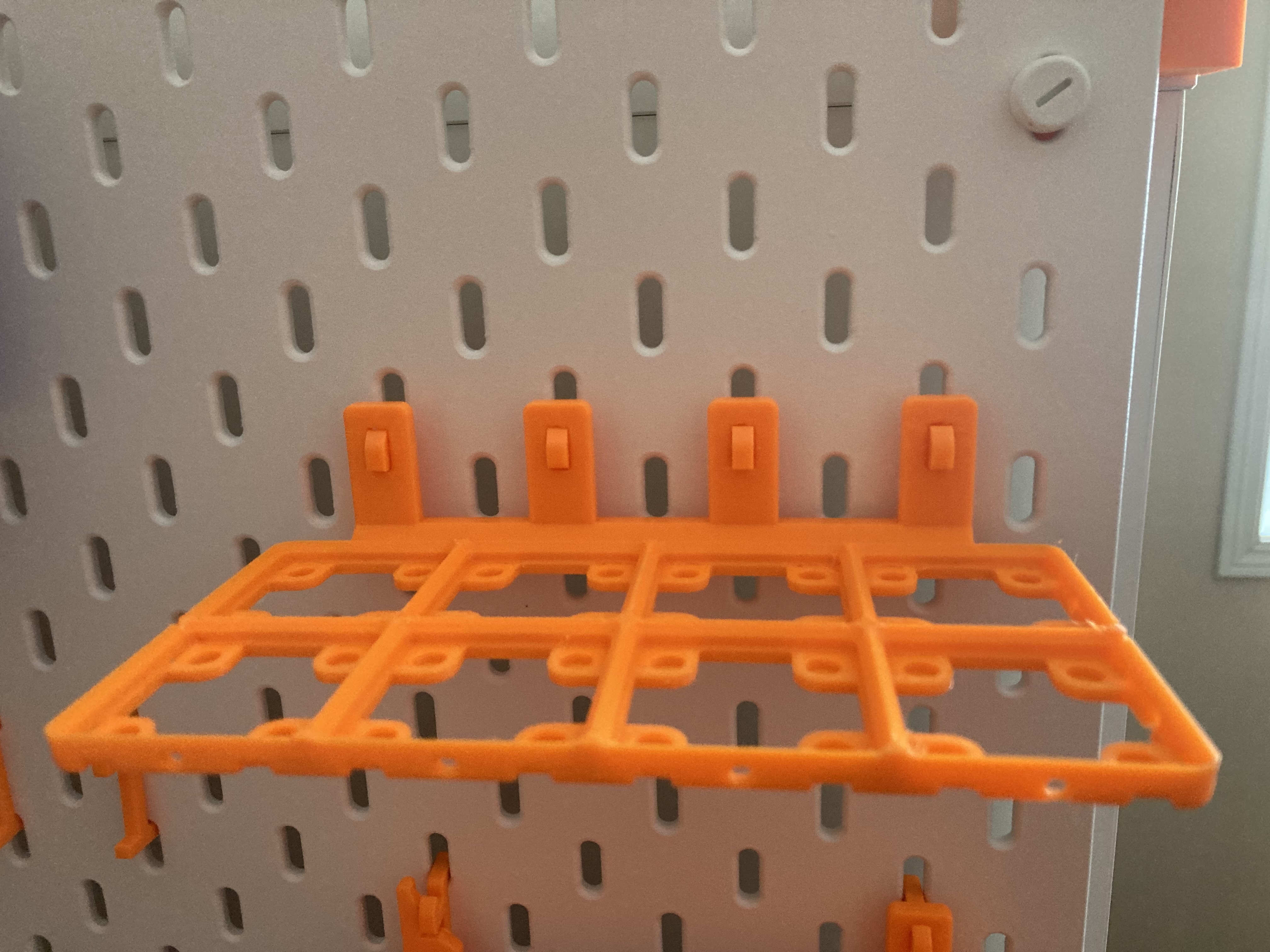 Gridfinity baseplate [2x4] with Skadis Universal Hook mounts for IKEA pegboard