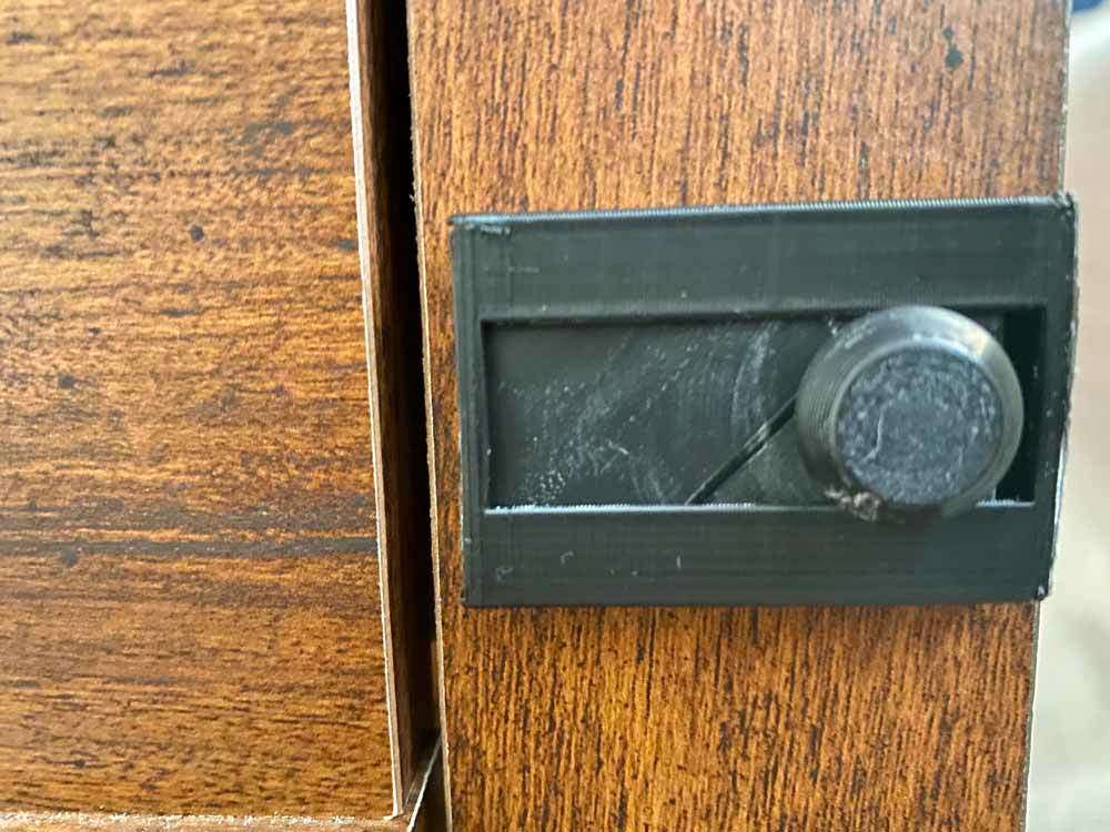 Simple Sliding Latch