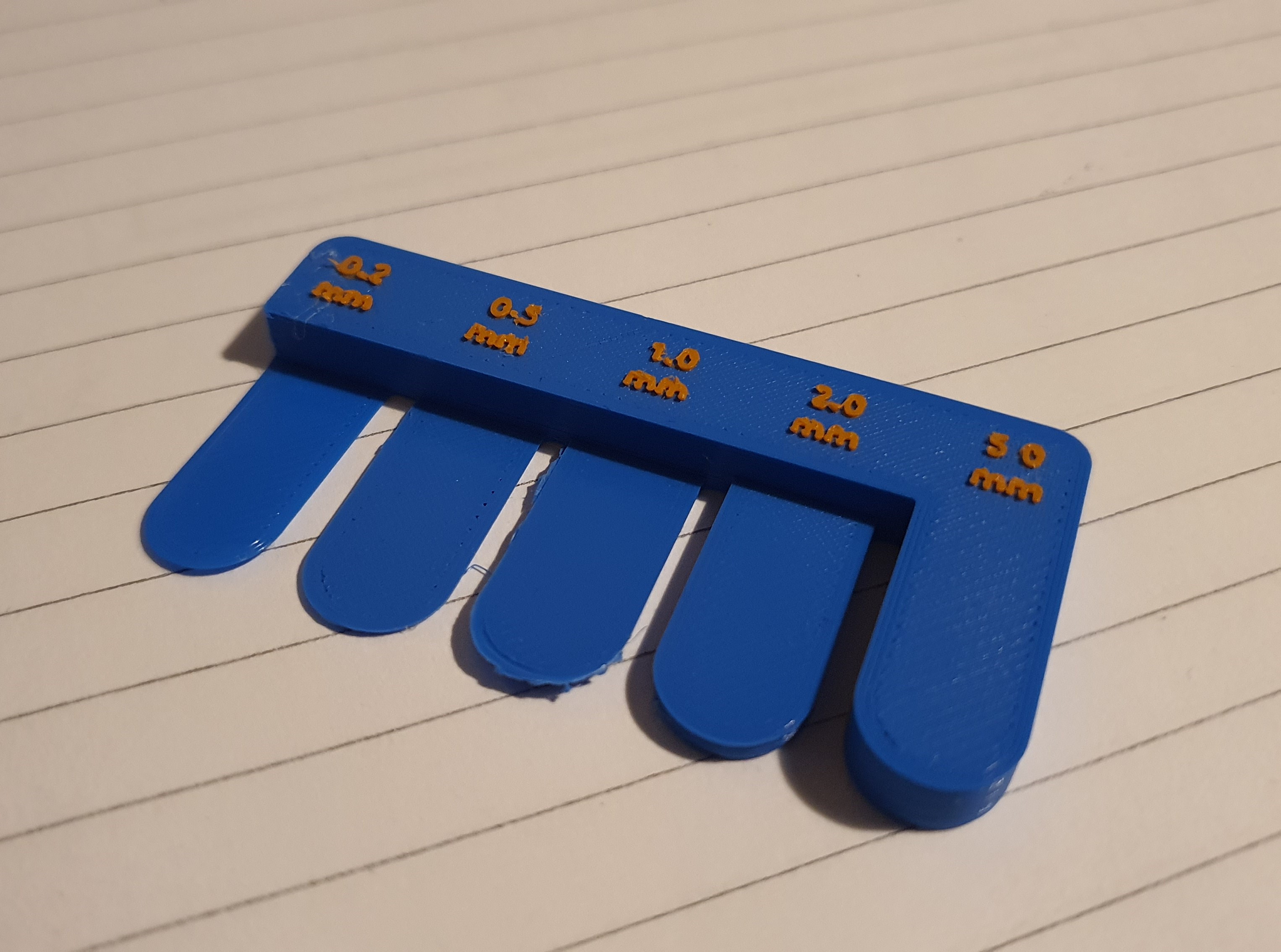 Bendiness of thickness tester