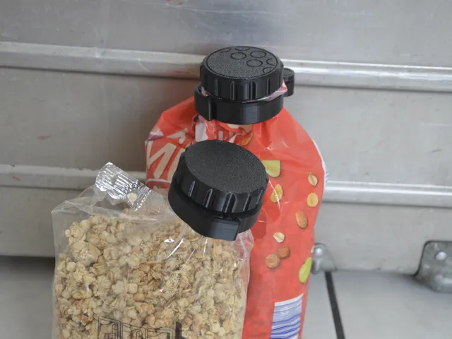Bag clip with screw cap