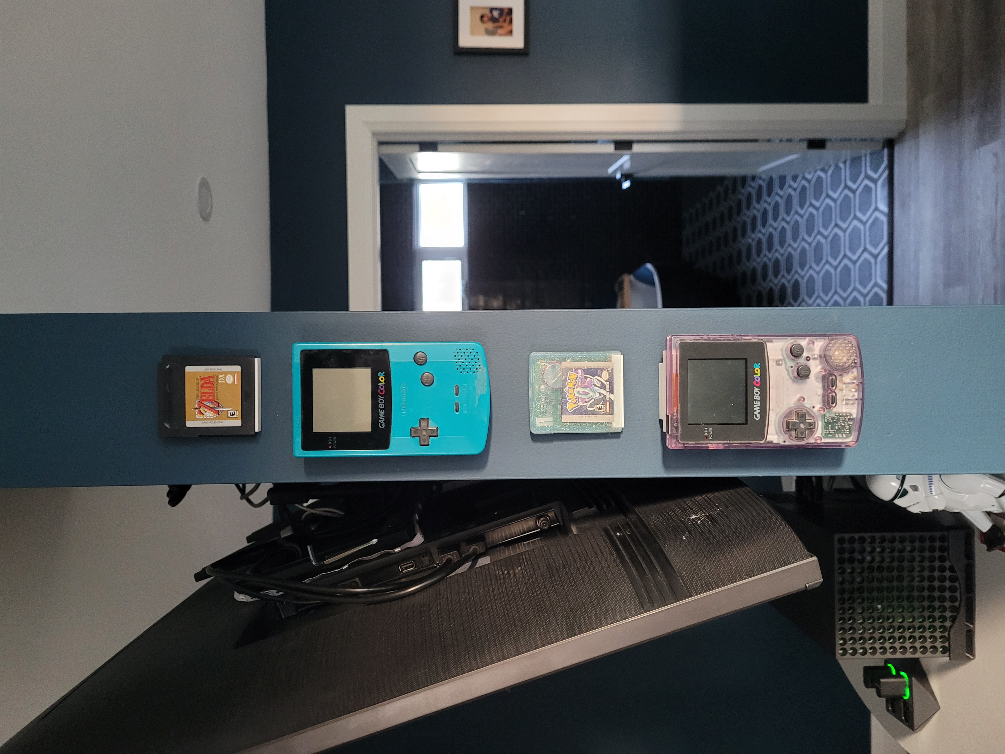 Gameboy Color Wallmount Display