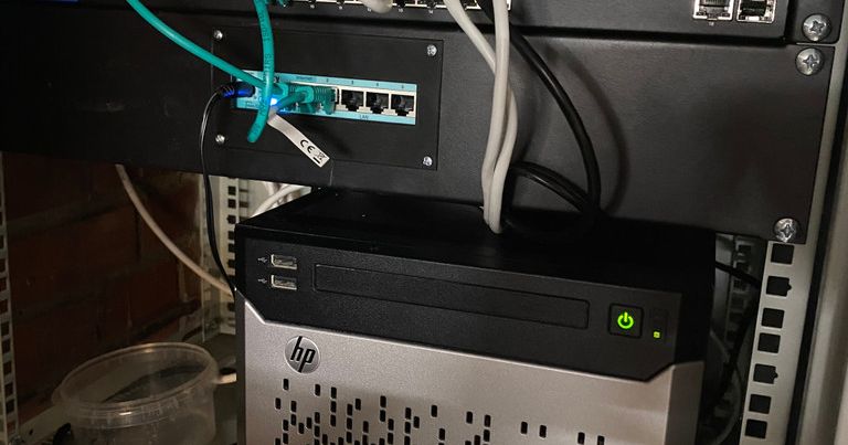 mikrotik hex router rack mount by Mikbund | Download free STL model ...